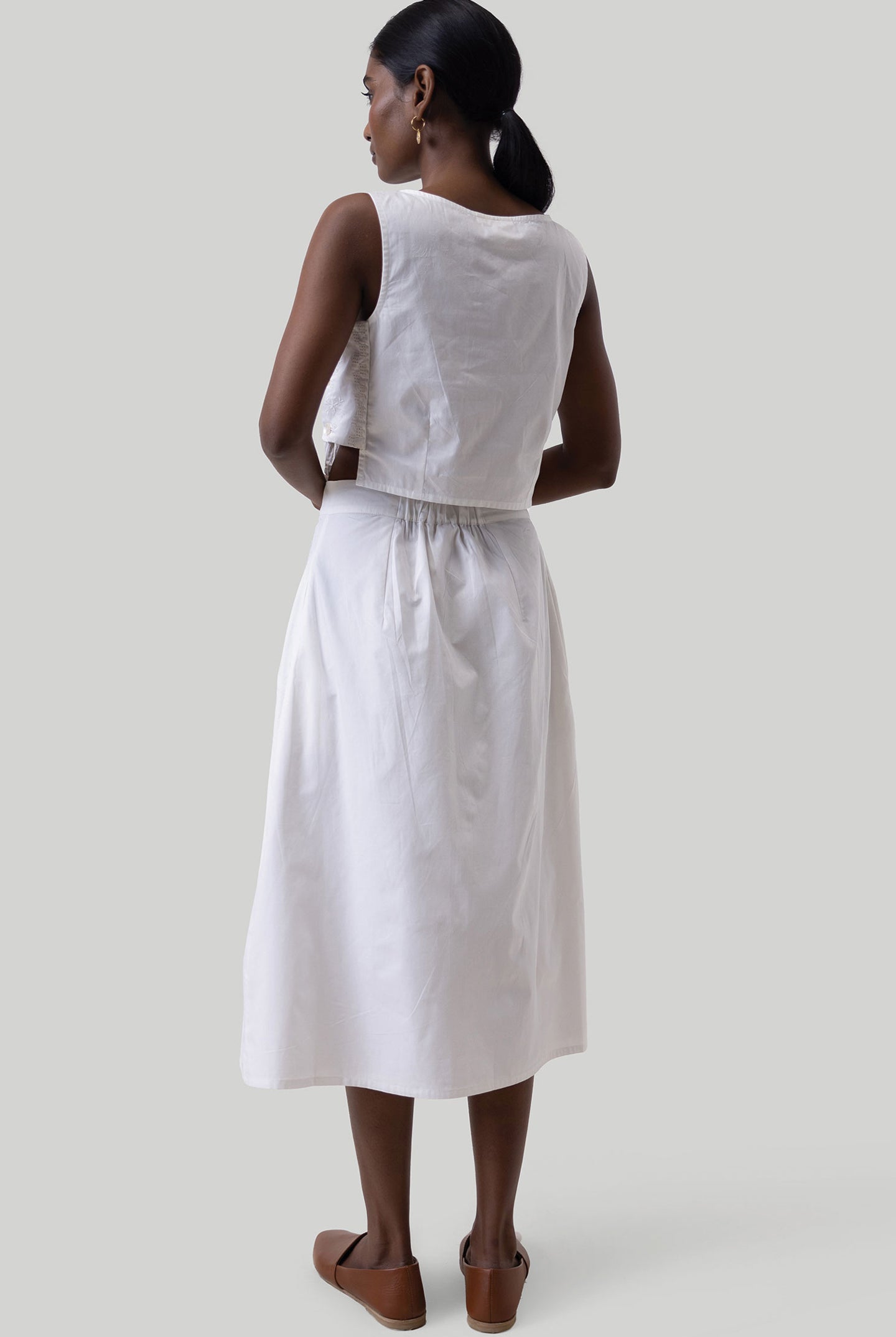 BoxyCropTopinWhite-2