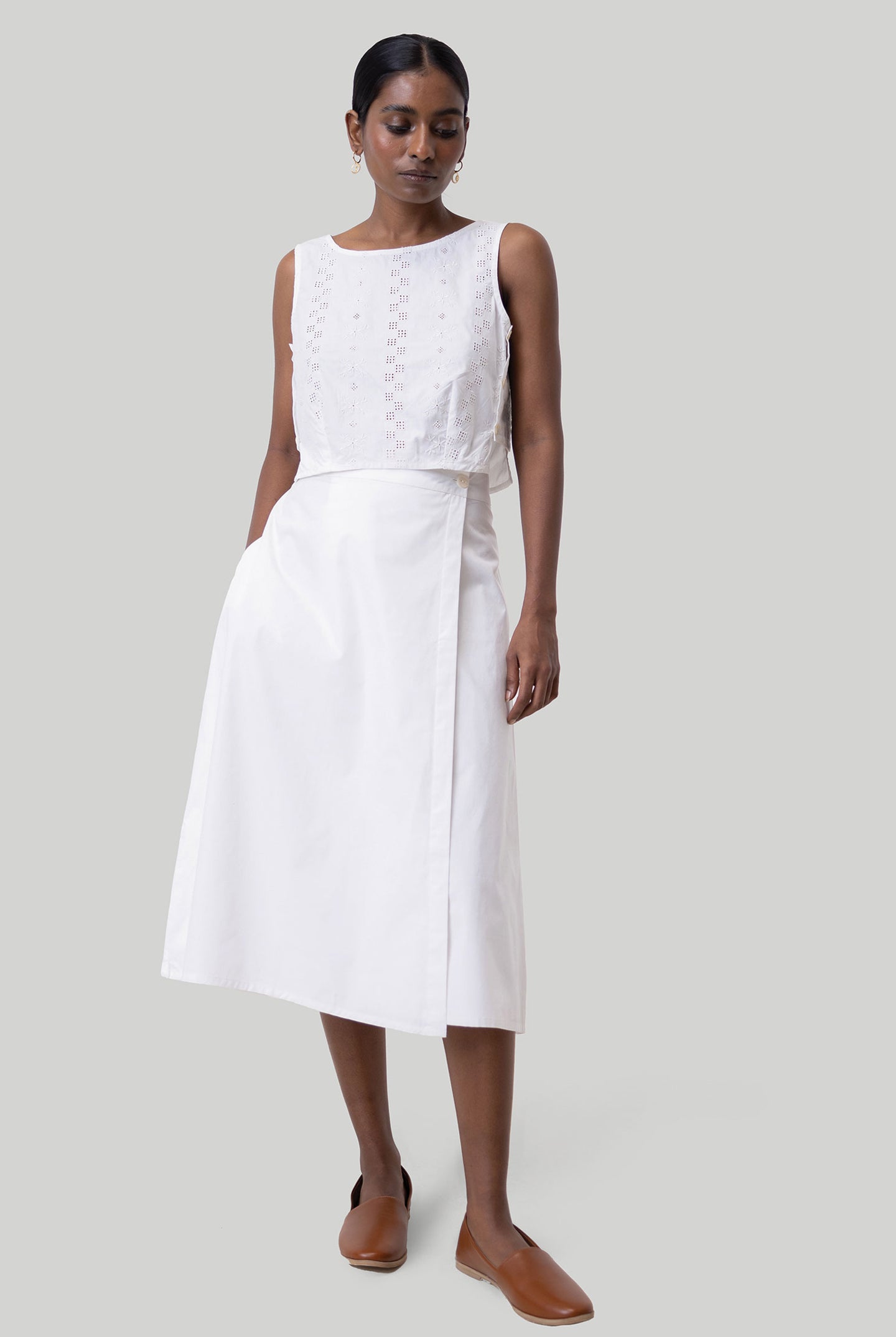 BoxyCropTopinWhite-3