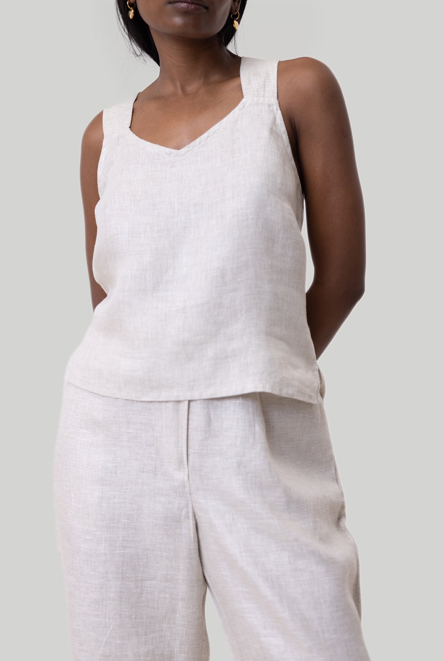 CROSSBACKBUTTONUPTANKTOPLINEN-CHECK3