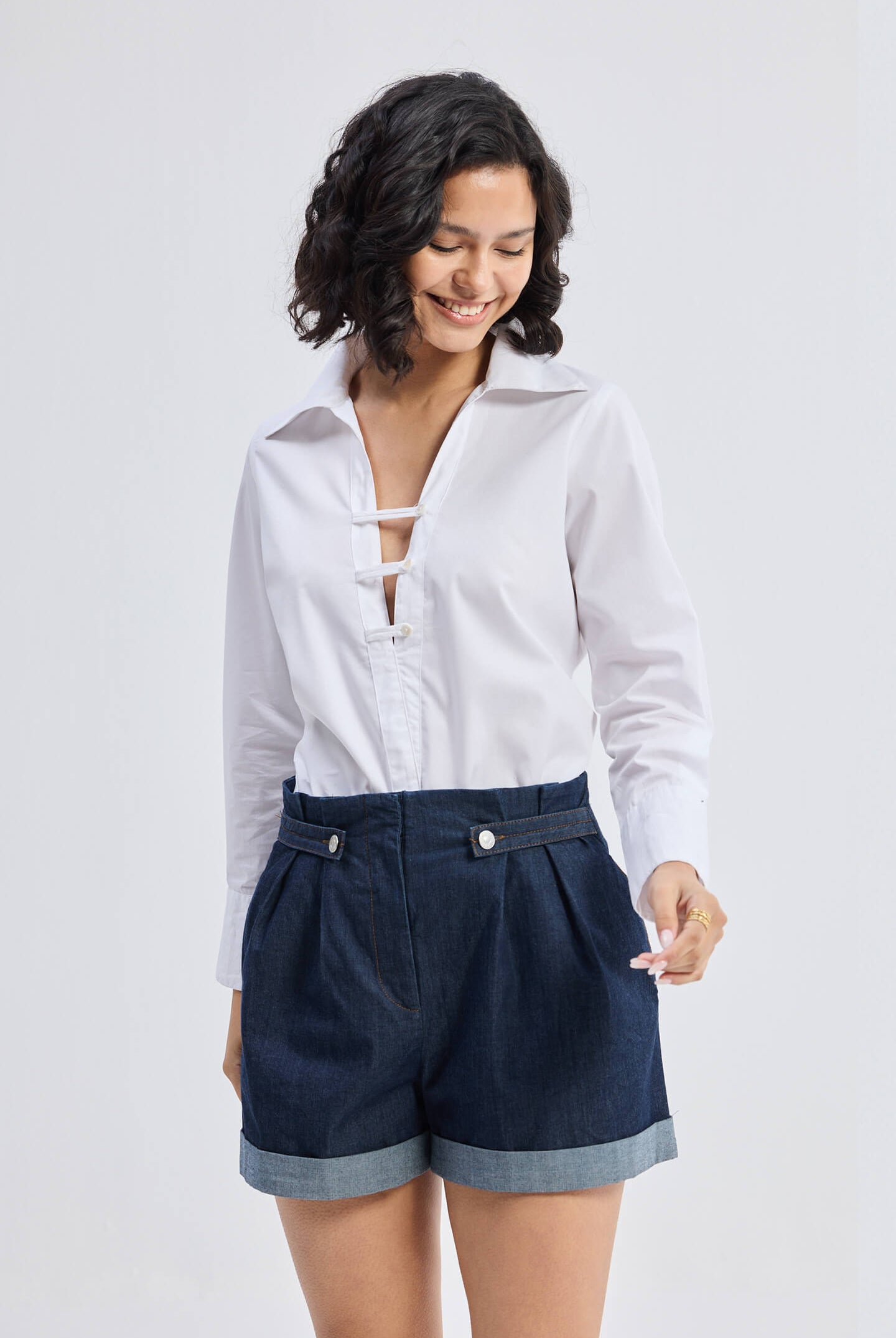 Crisp Details Button-down Shirt in White Front