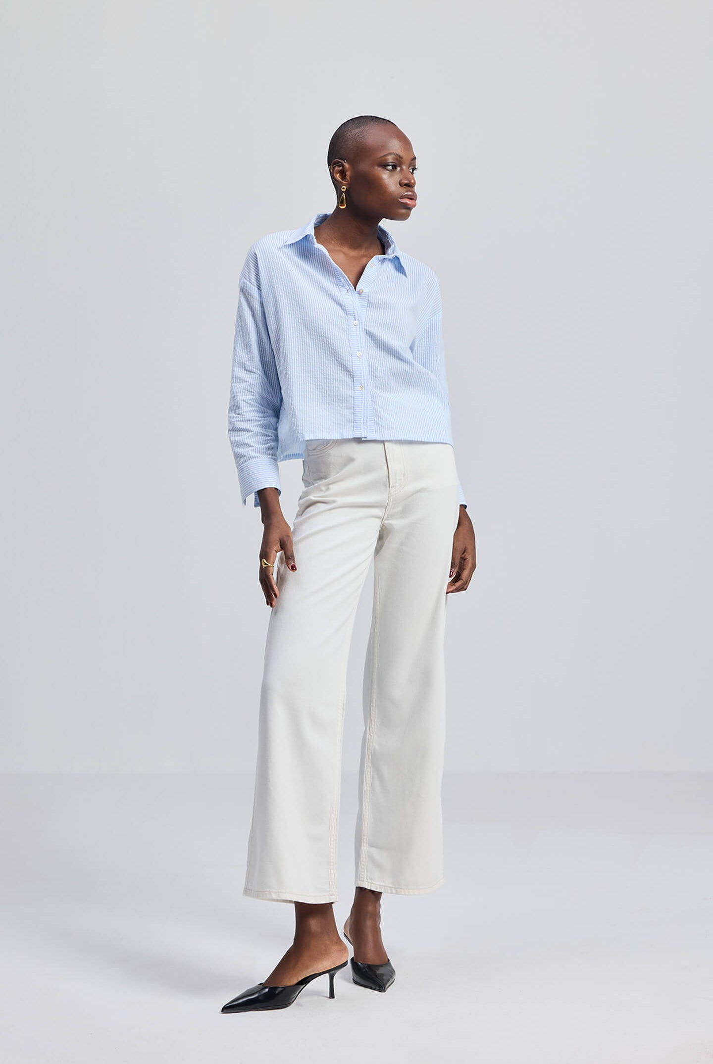 Crop it like it’s Hot Shirt in Stripes Front