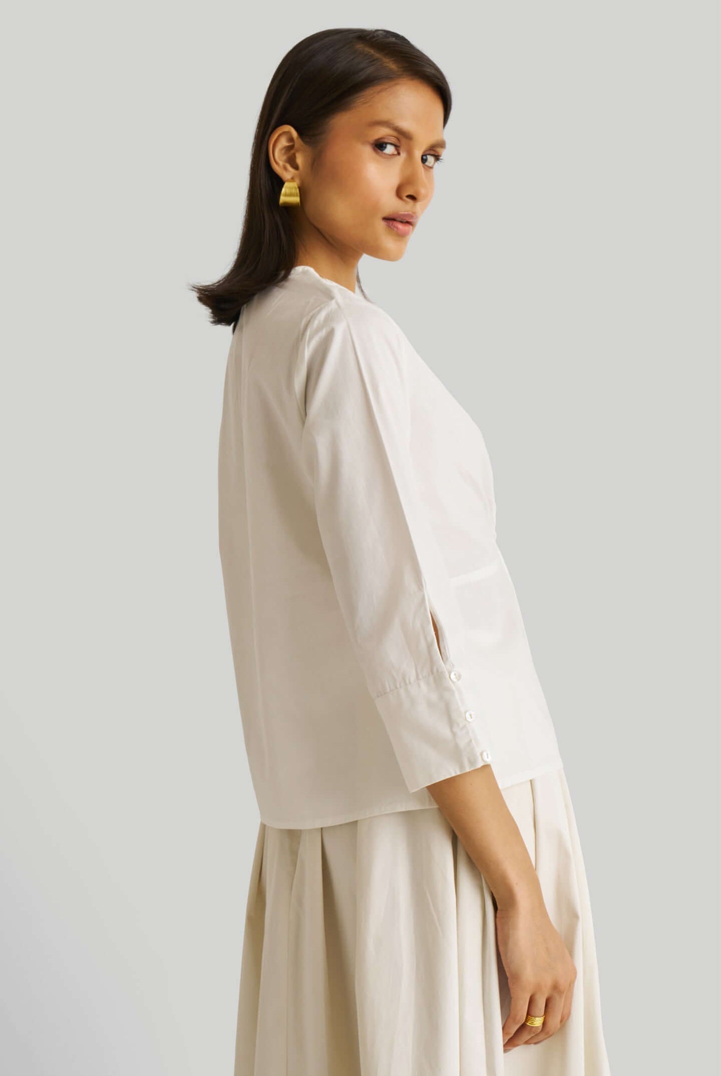 FRONT TWIST WHITE TOP 03