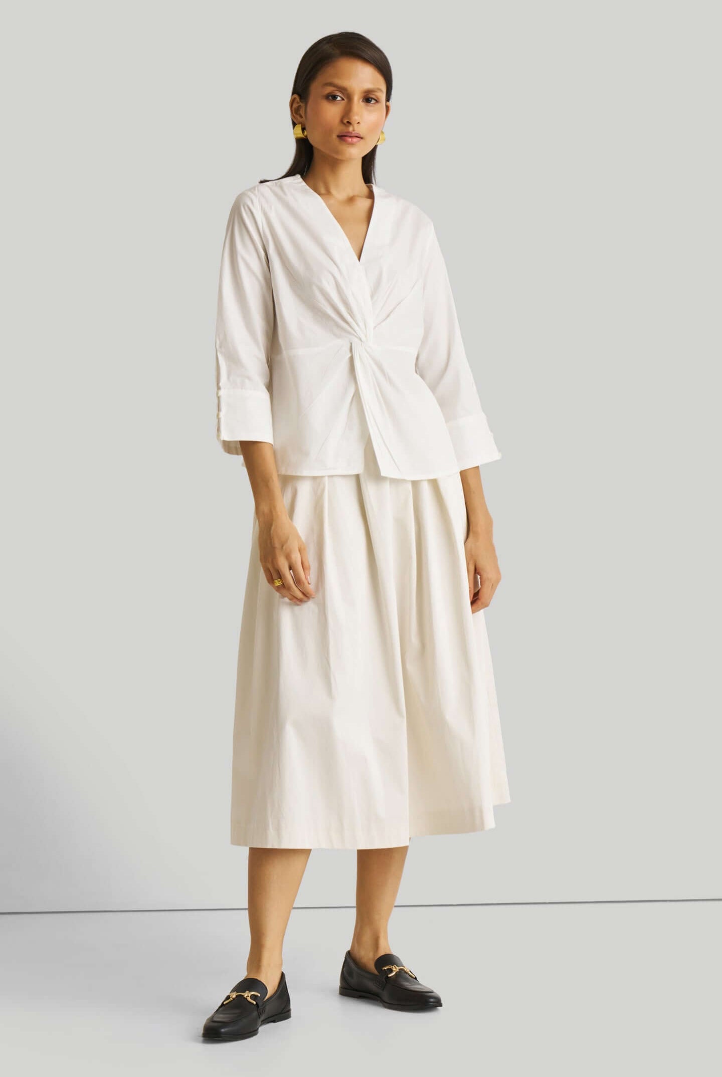 FRONT TWIST WHITE TOP 04