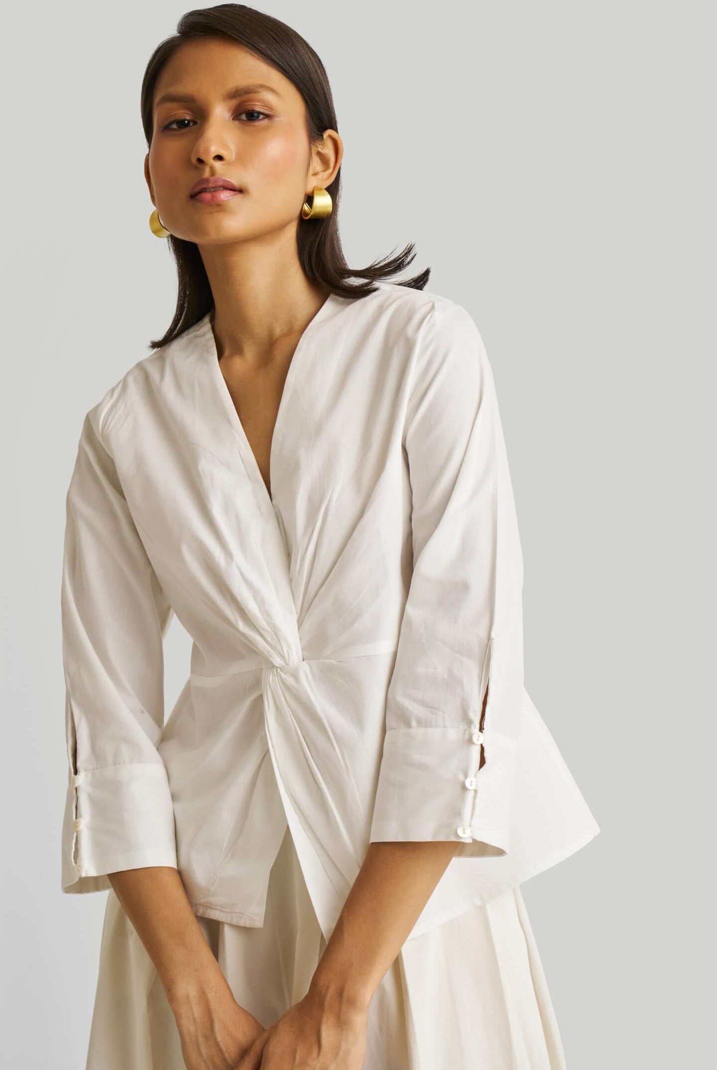 FRONT TWIST WHITE TOP 01