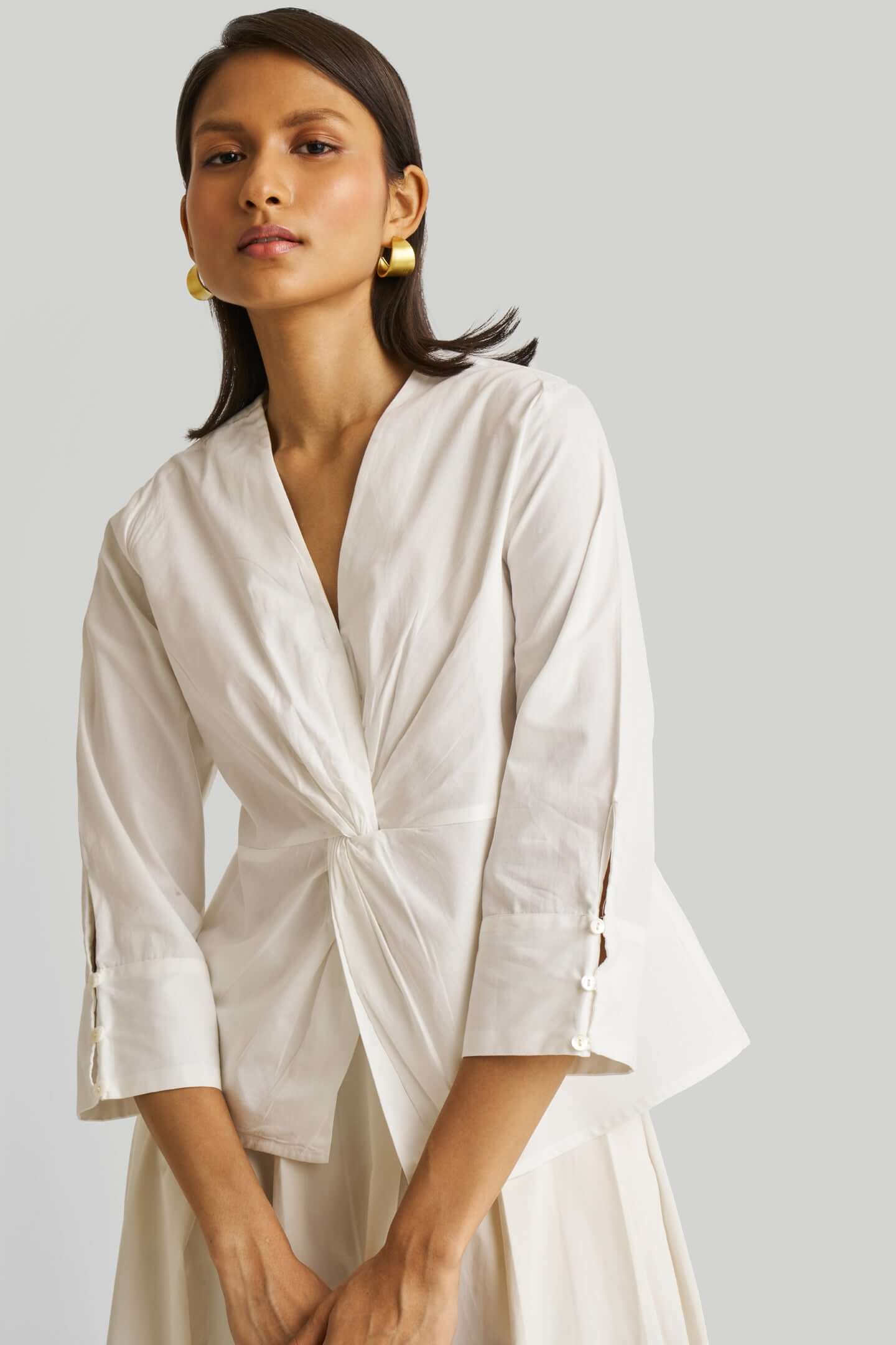 FRONT TWIST WHITE TOP 01
