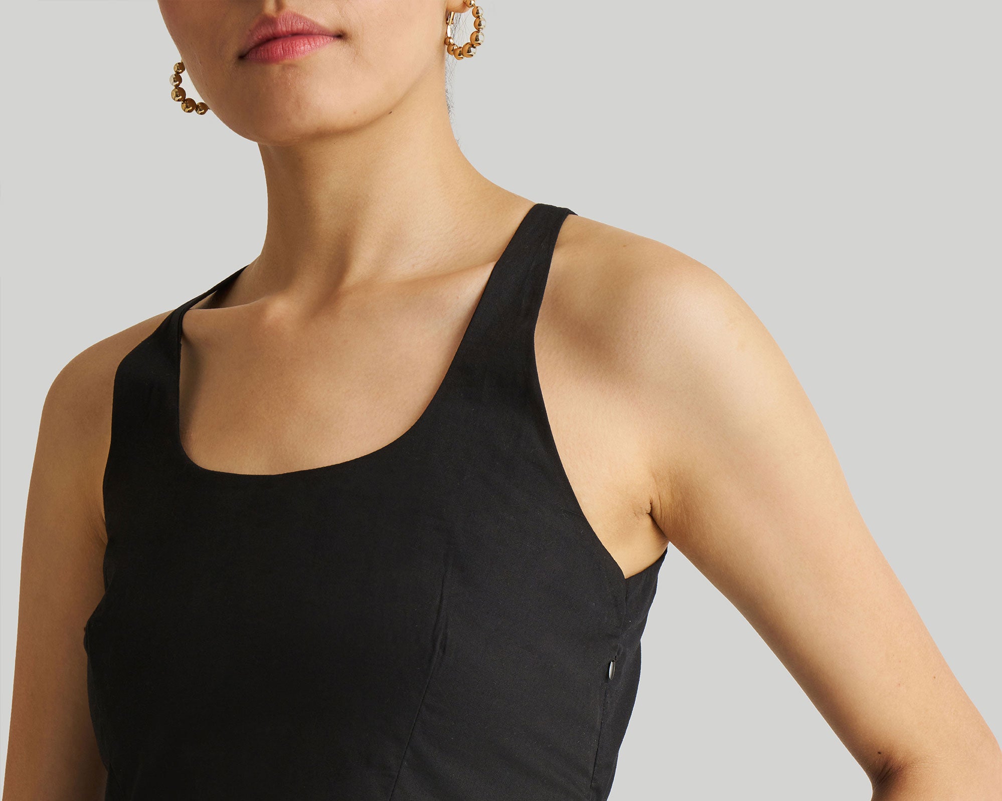Fitted-Knee-Length-Dress-in-Black-fabricdetails.jpg