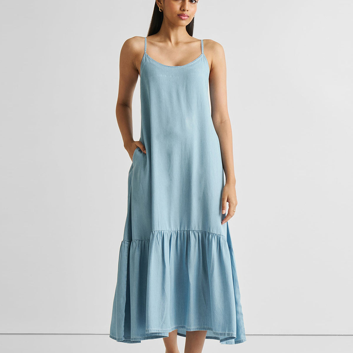 Flowy Maxi Dress in Blue Denim – Reistor