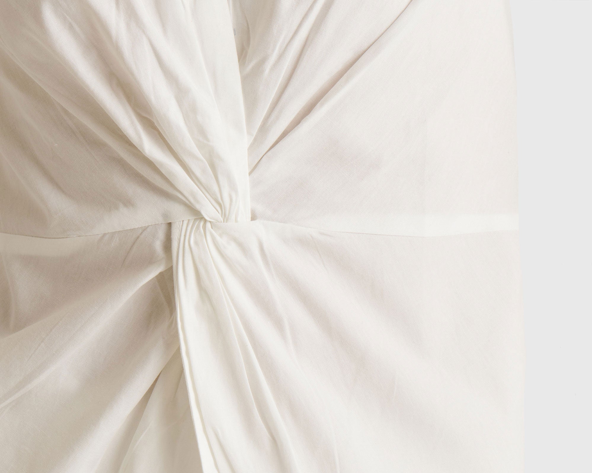 Front-Twist-Top-in-White-stylingtips.jpg