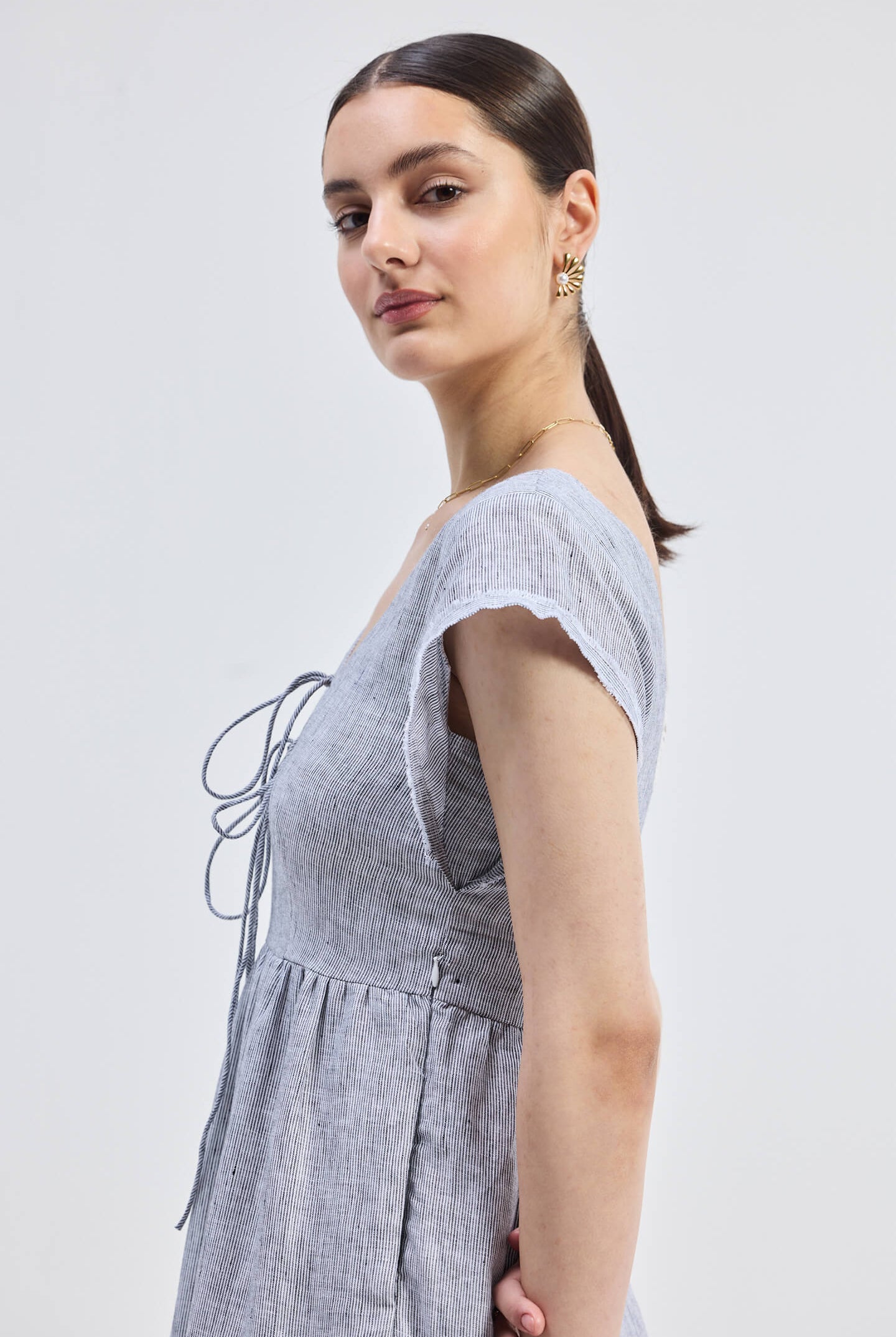 Maxi Tired Dress with Front-ties in Linen Stripes Side