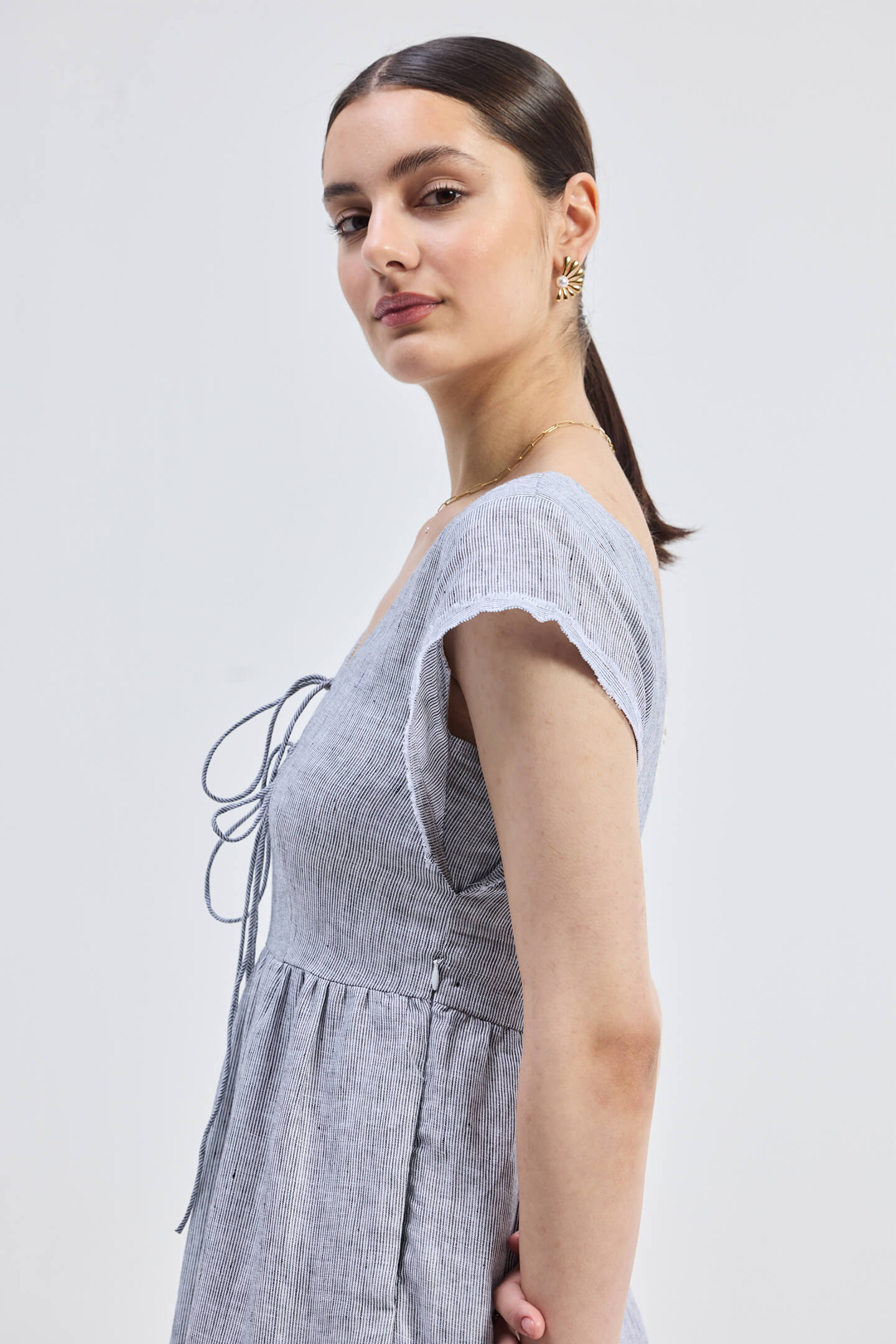 Maxi Tired Dress with Front-ties in Linen Stripes Side