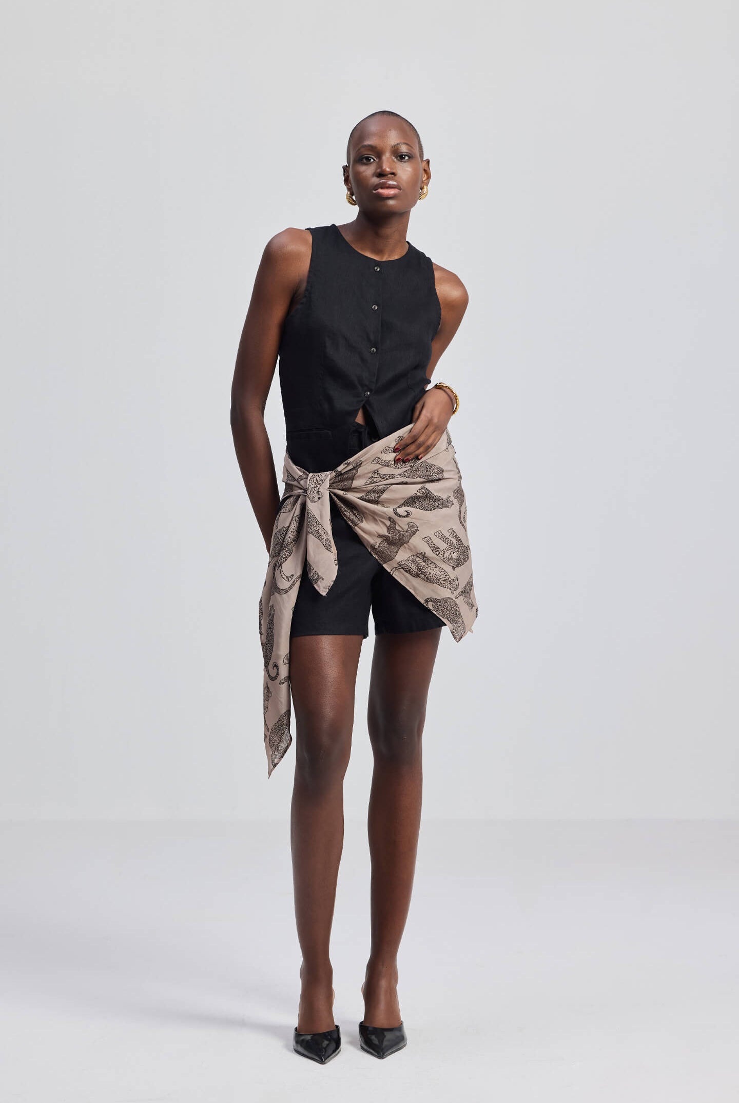 Hemp Vest Jacket in Black Moodshot