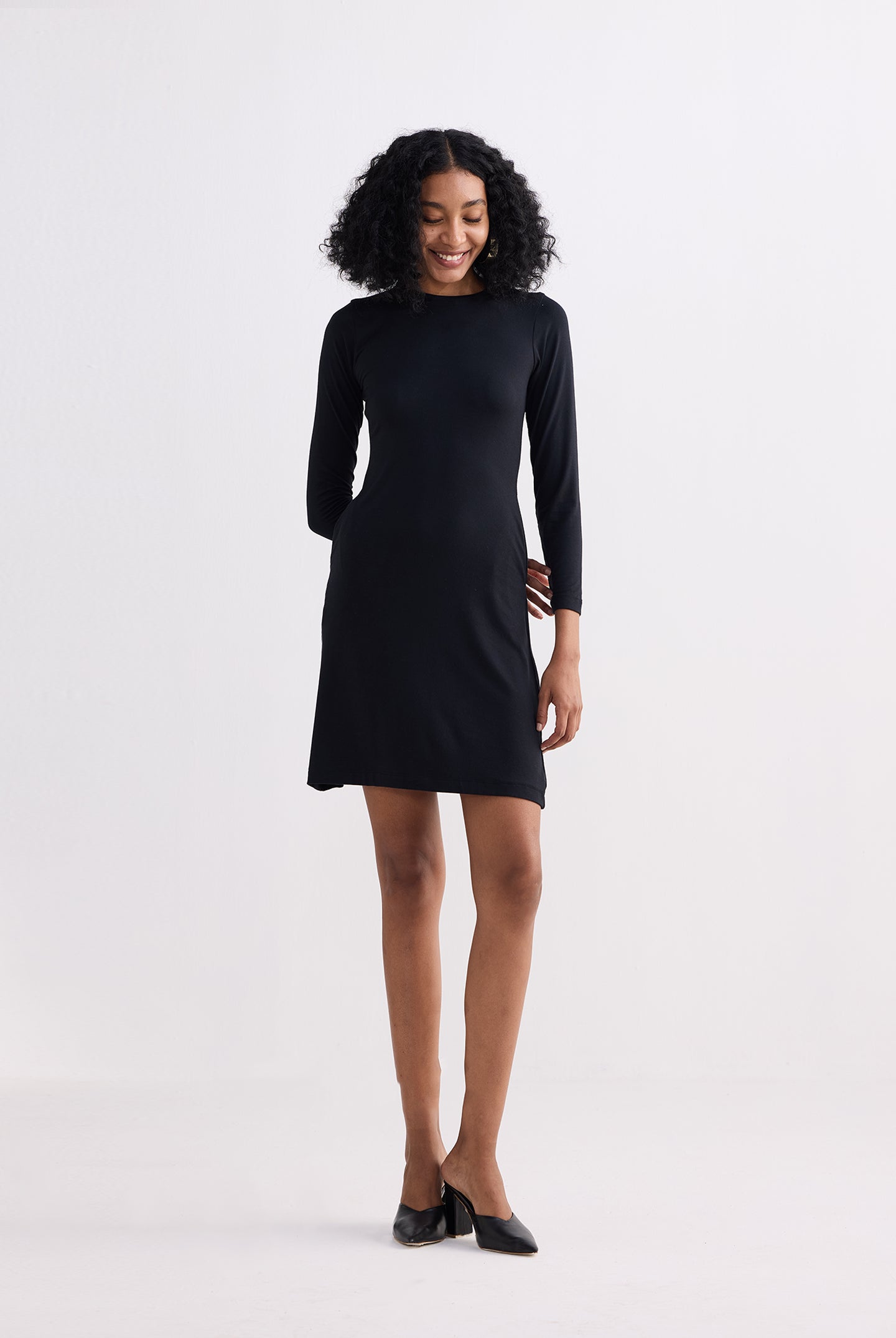 Long Sleeves Fitted Short Dress in Black Front