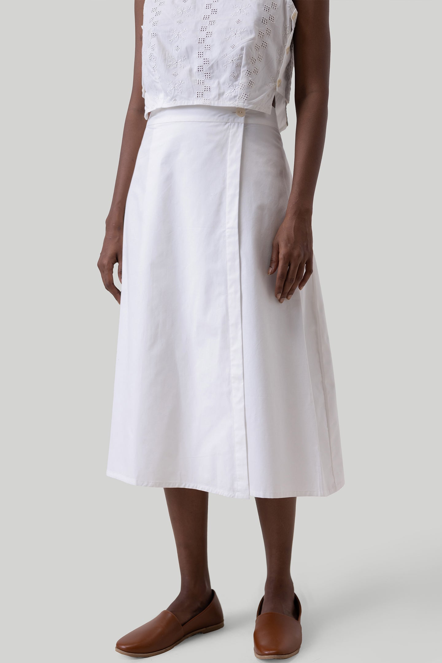 Overlap Midi White Skirt 02