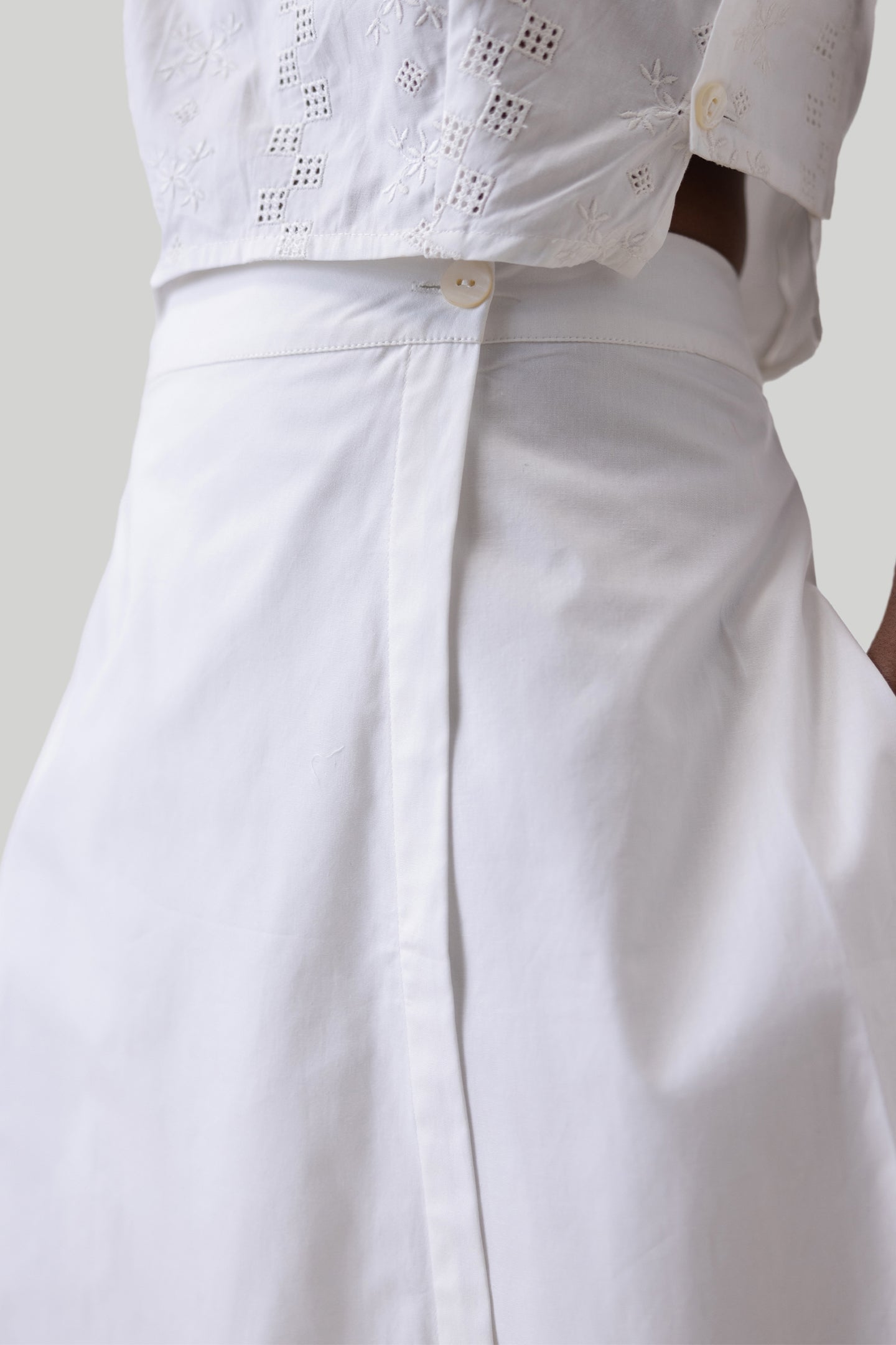Overlap Midi White Skirt 03