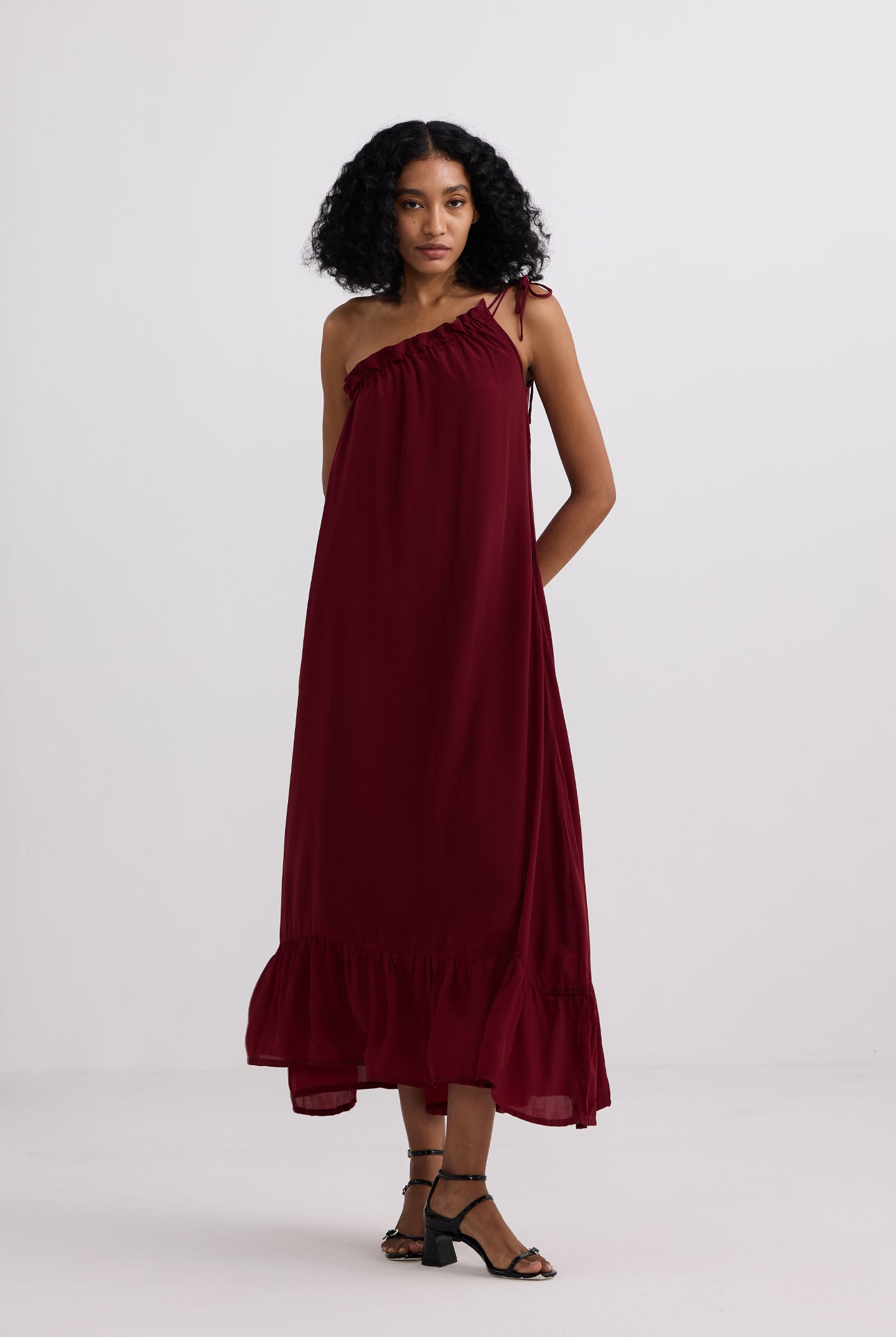 One-shoulder Midi dress in Burgundy Front