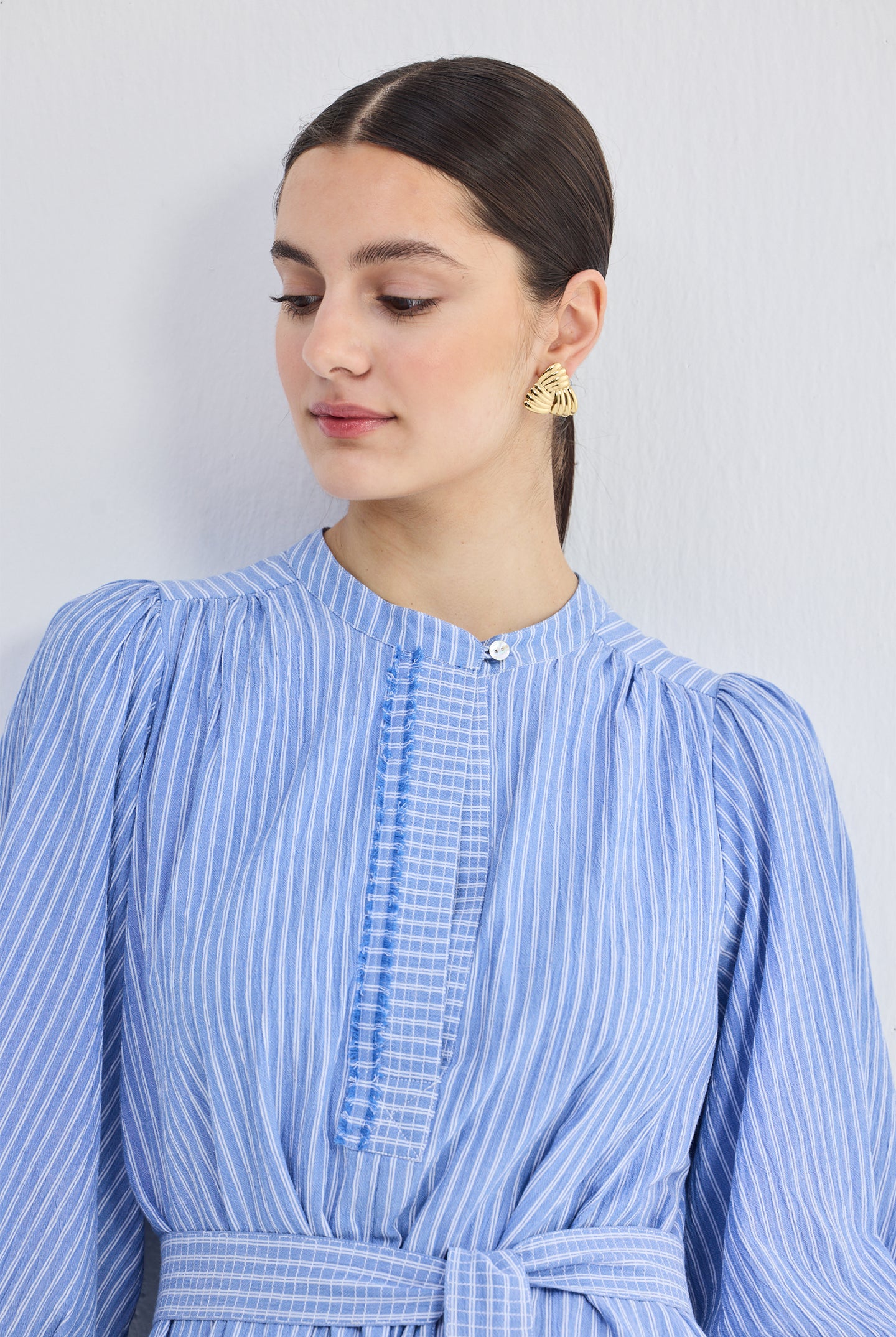 Oversized Tunic Dress with Optional Belt Closeup