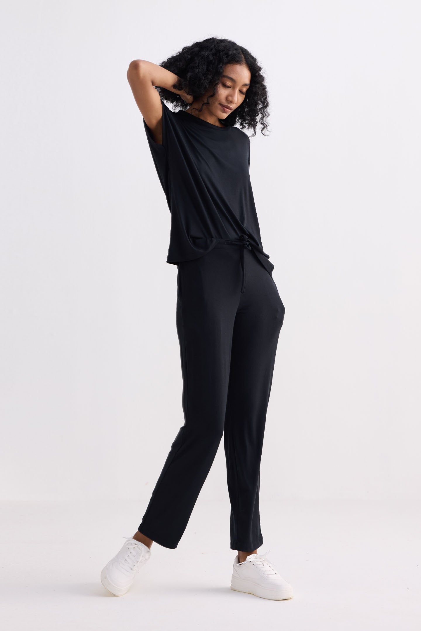 Relaxed Tee in Black Moodshot