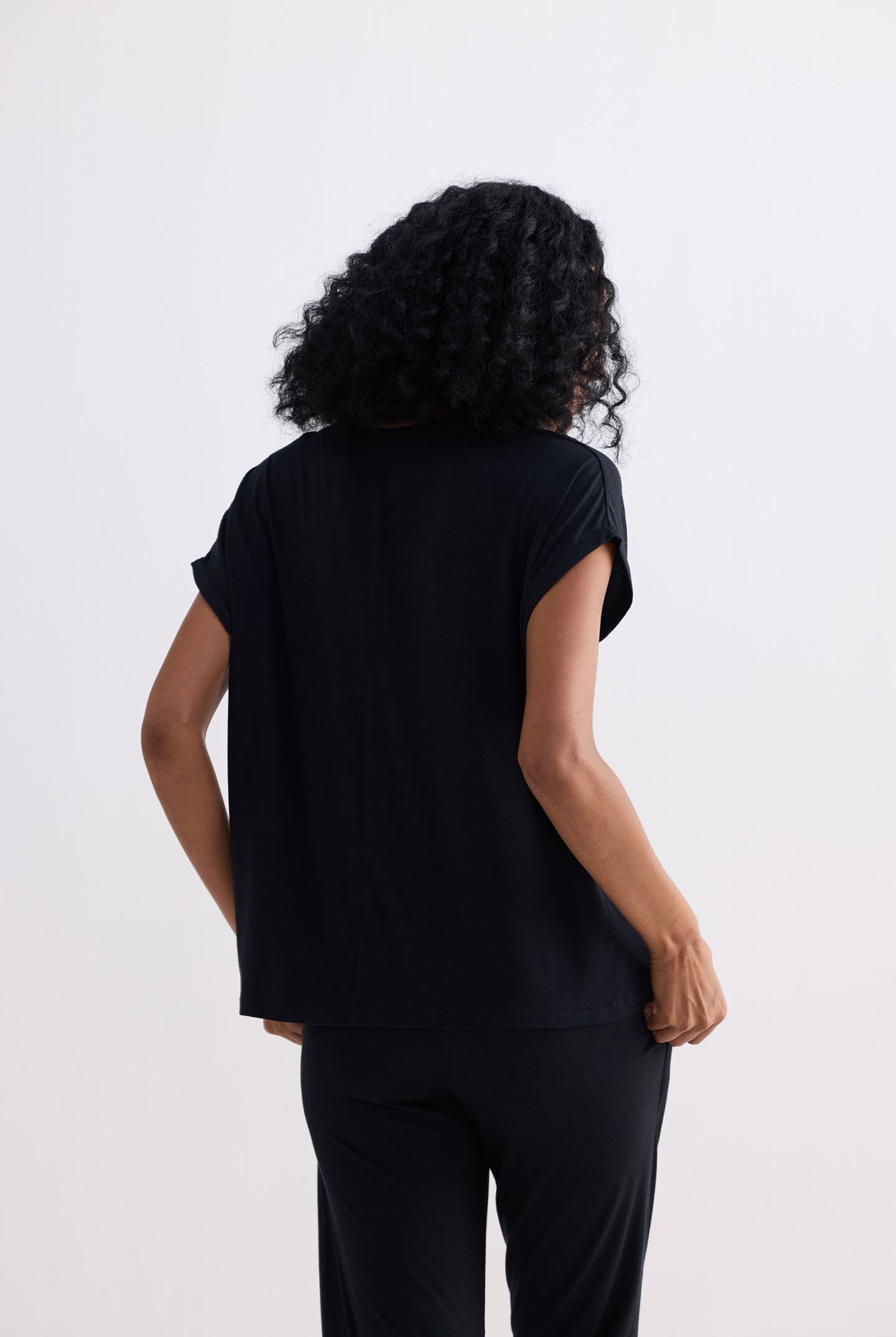 Relaxed Tee in Black Back