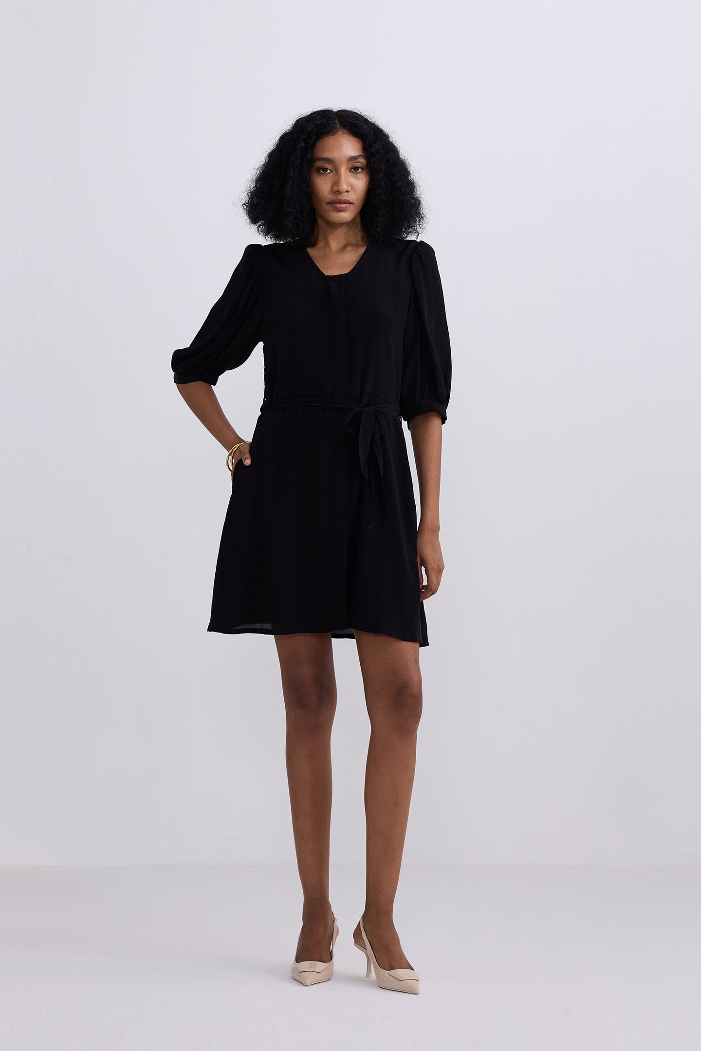 Short Dress with a Waist-tie in Black Front