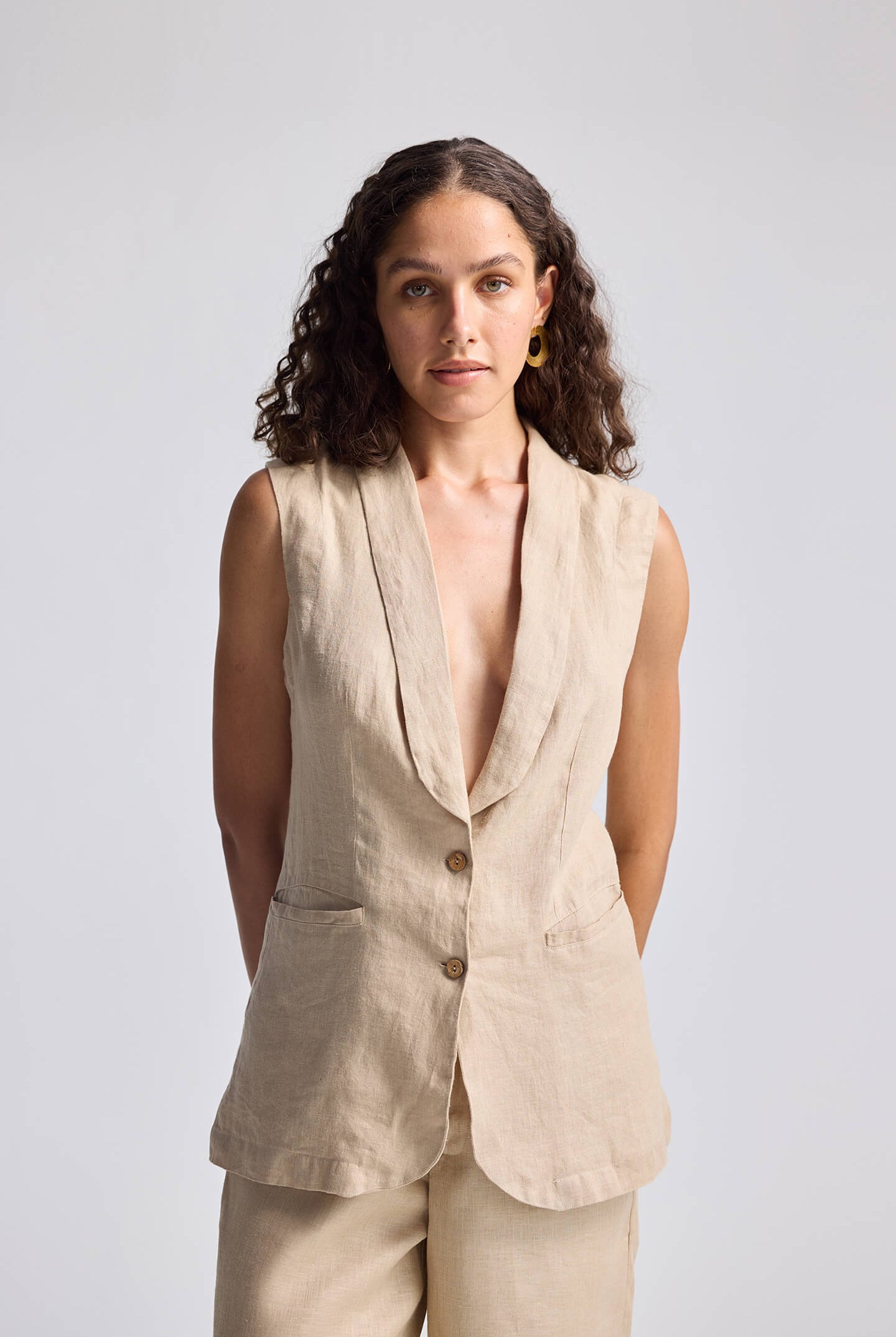 Sleeveless Hemp Jacket Front