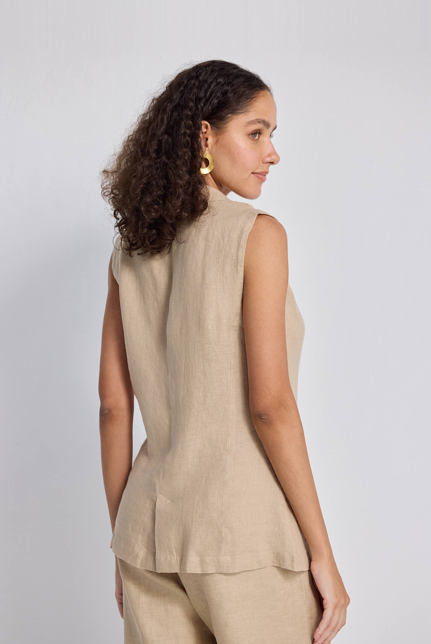 Sleeveless Hemp Jacket Back