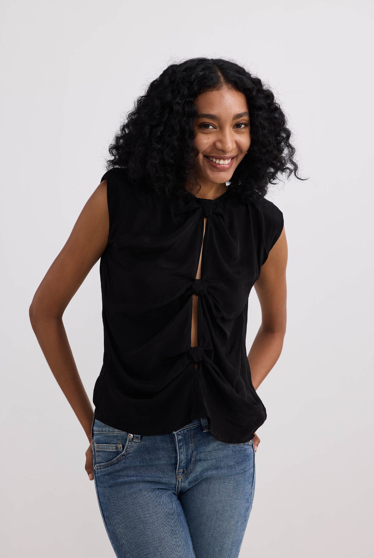 The Knot-so-Basic Top in Black Moodshot