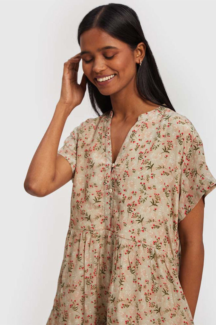 V-NECK-TIERED-DRESS-3