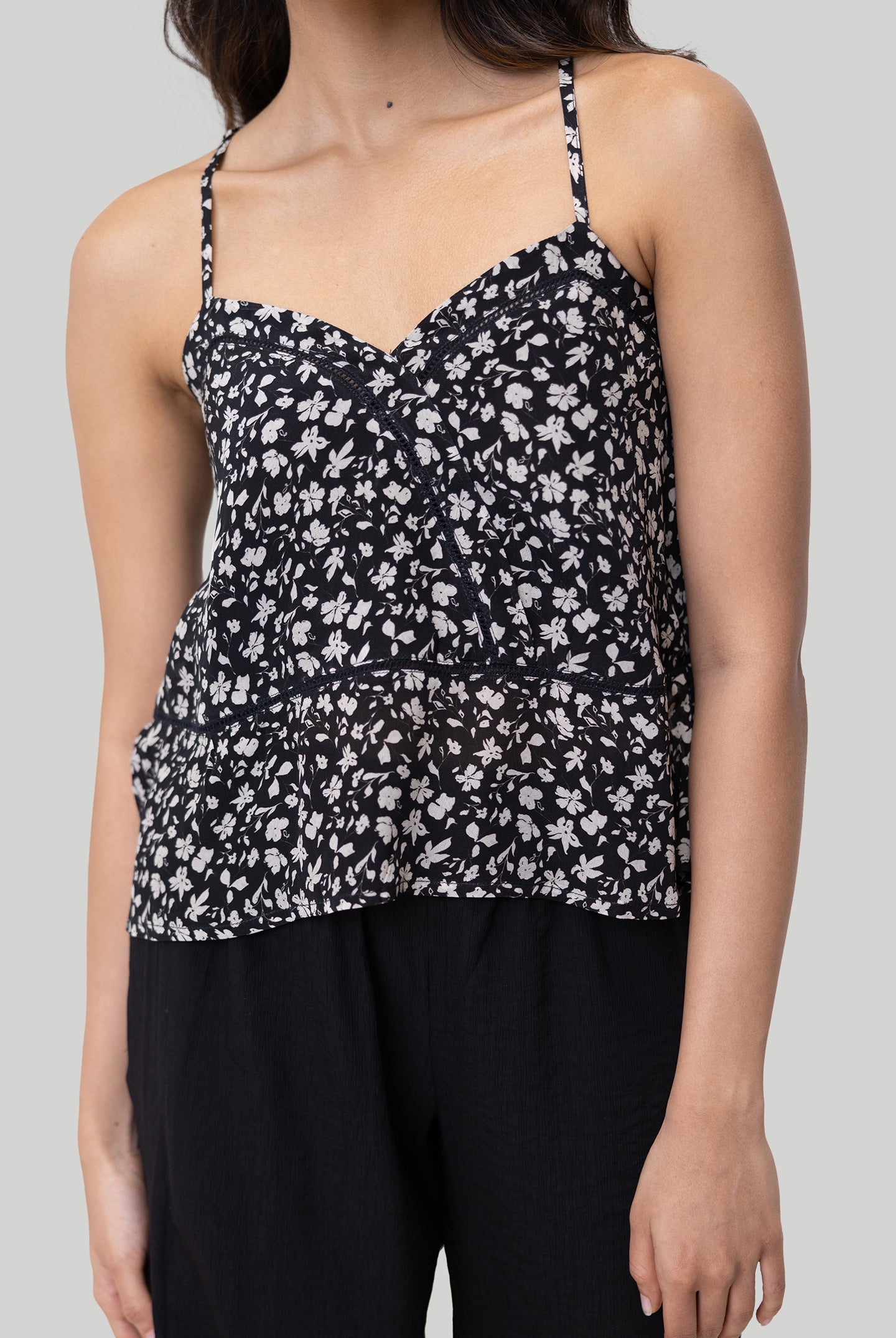 V-neck Medley Camisole with Lace 04