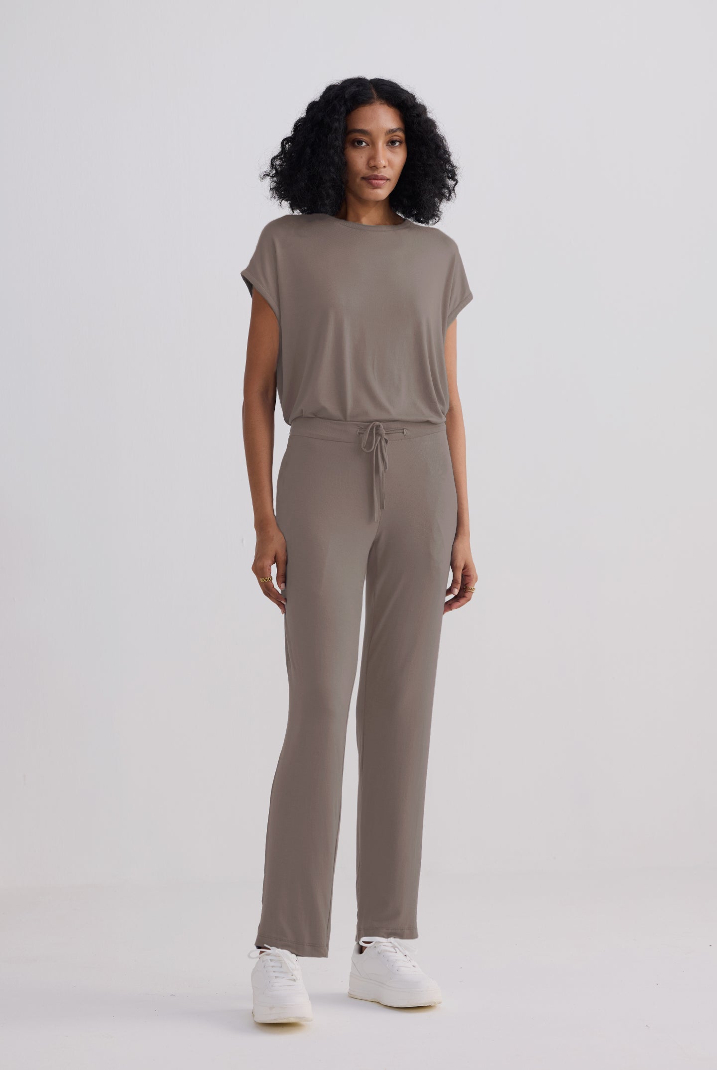 Women’s earth grey wide leg pants outfit