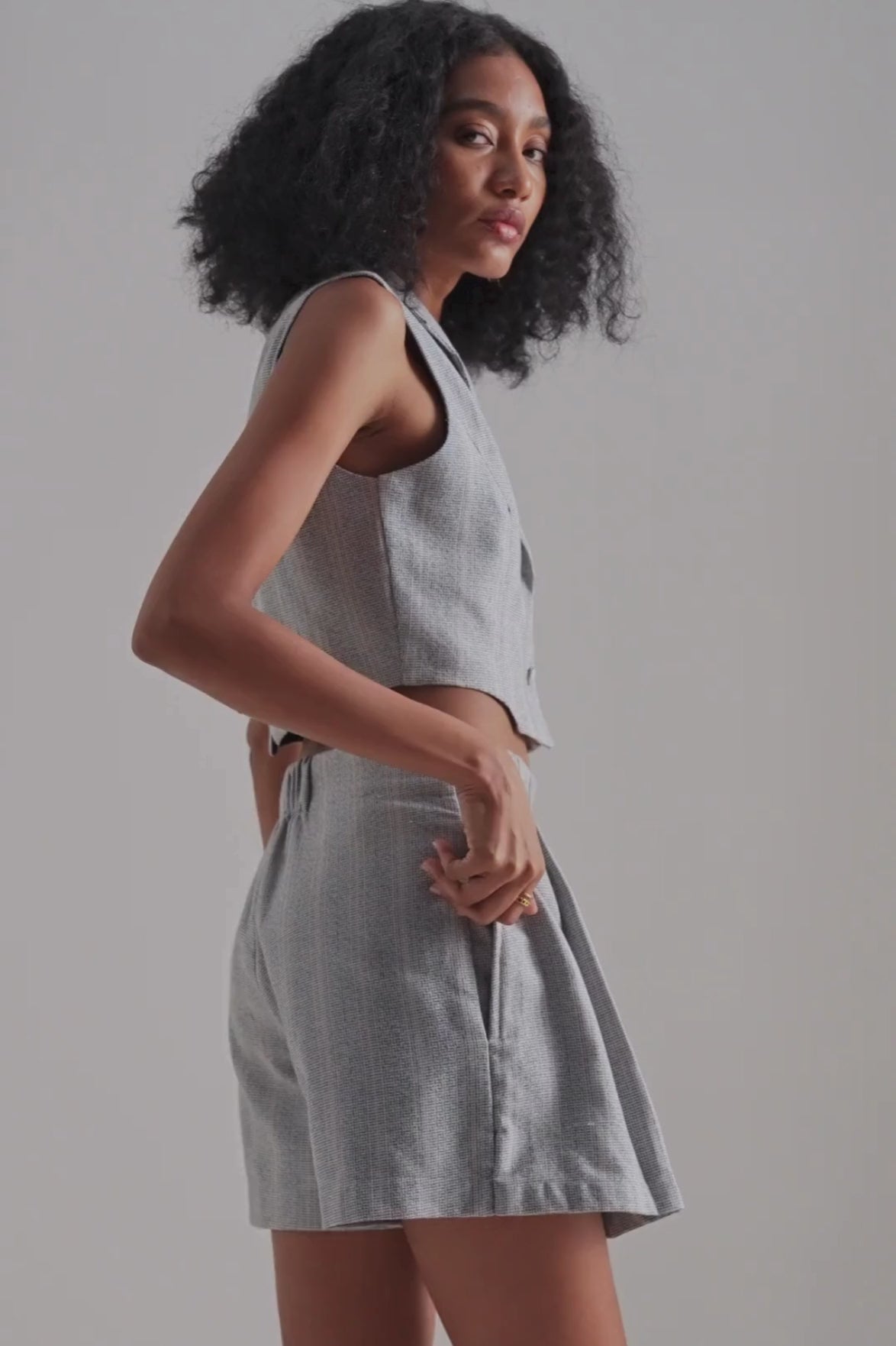 Cotton Tweed Skort in Grey Moodshot Video