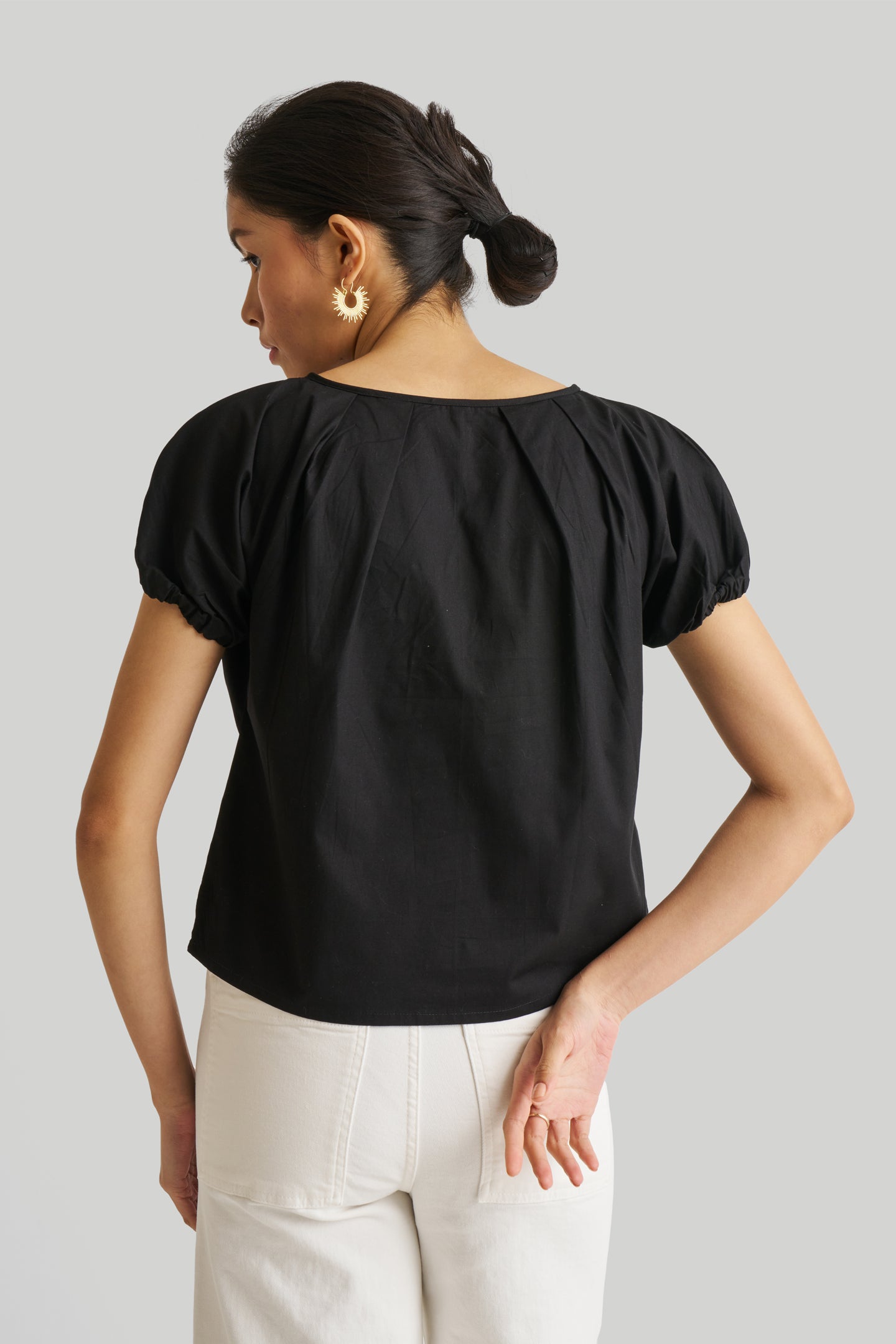 Balloon-Sleeve-Top-in-Black-2