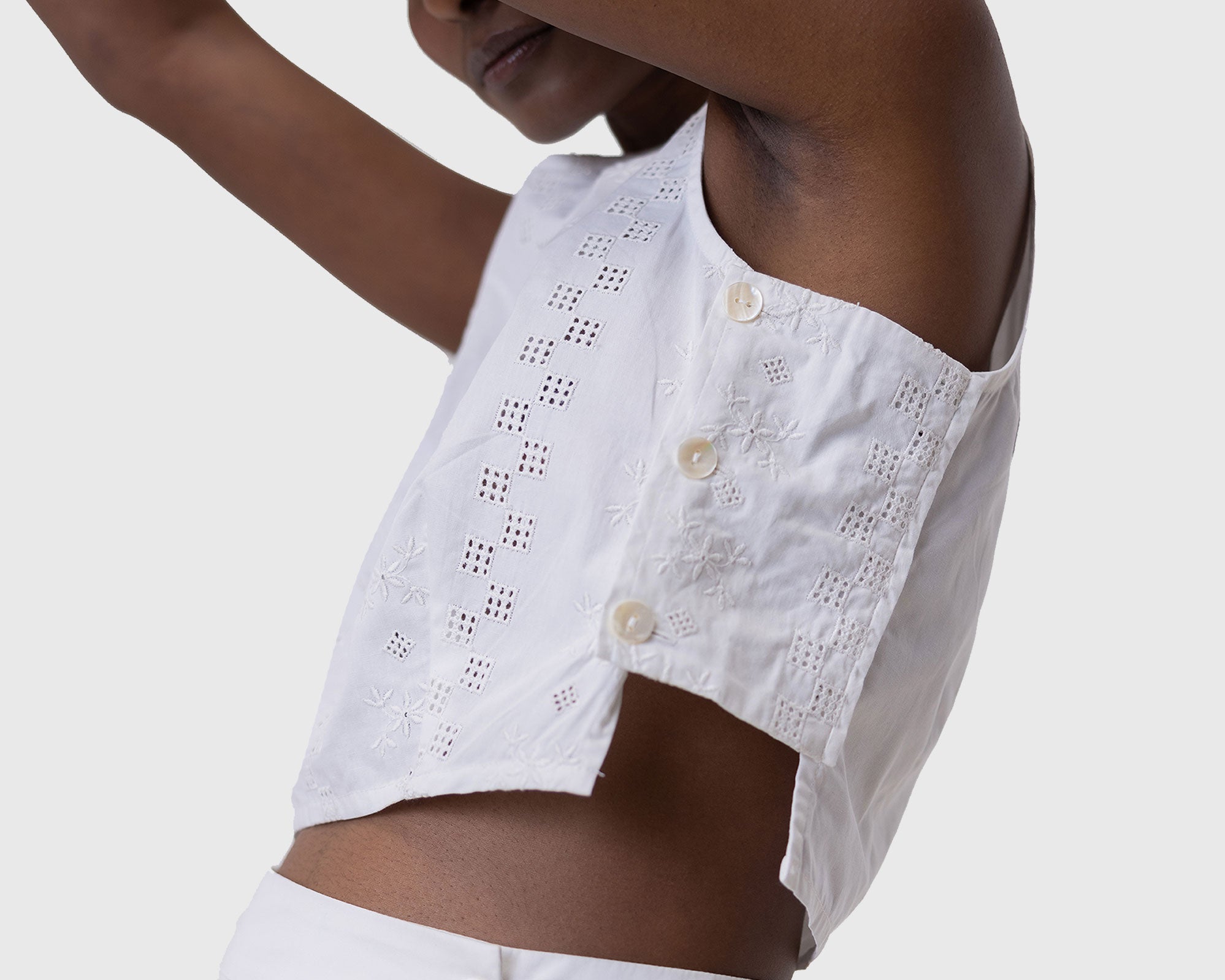 Boxy-Crop-Top-in-White-fabricdetails.jpg