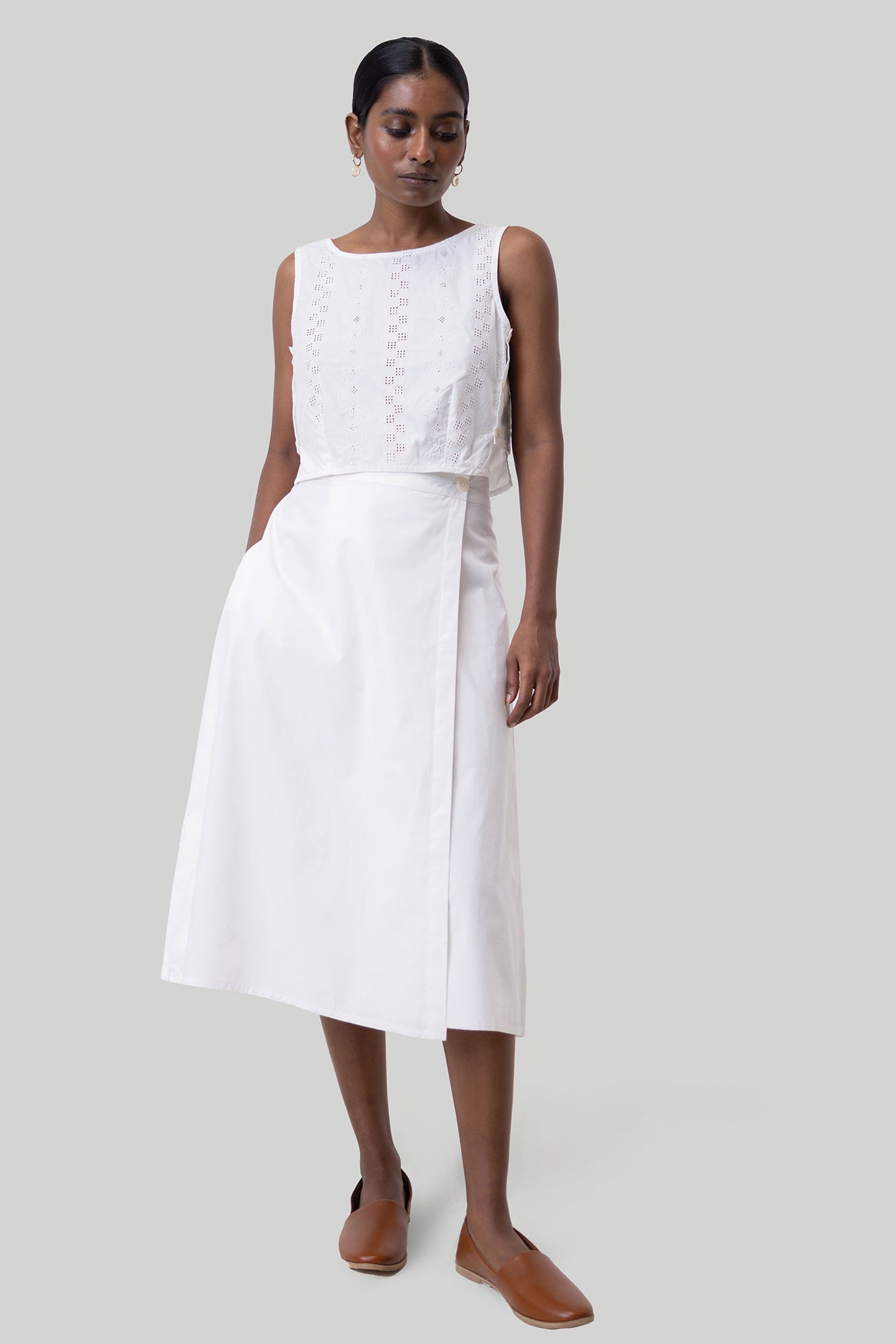 BoxyCropTopinWhite-3