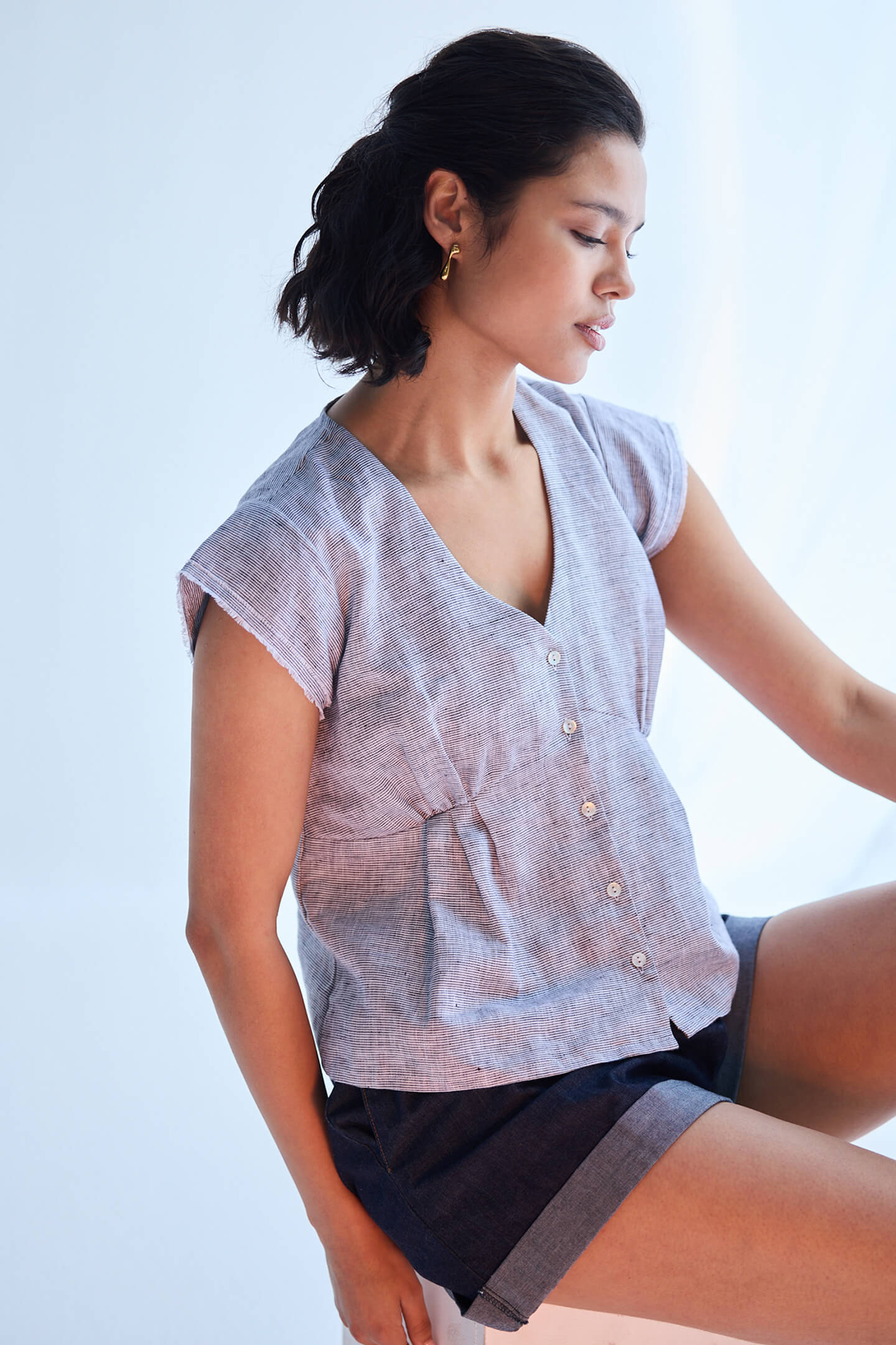 Deep V-neck short top in Linen Stripes Moodshot