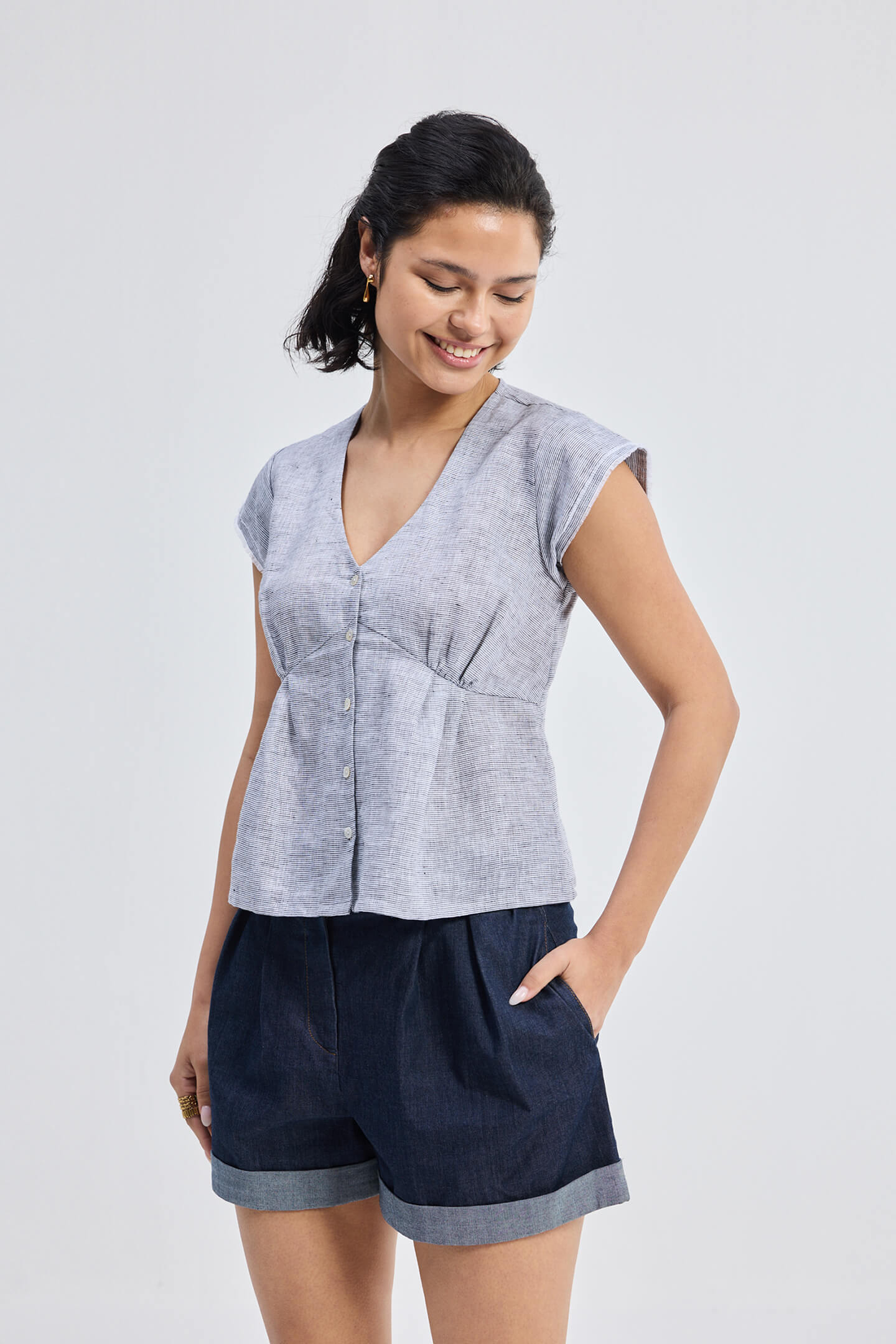 Deep V-neck short top in Linen Stripes Moodshot