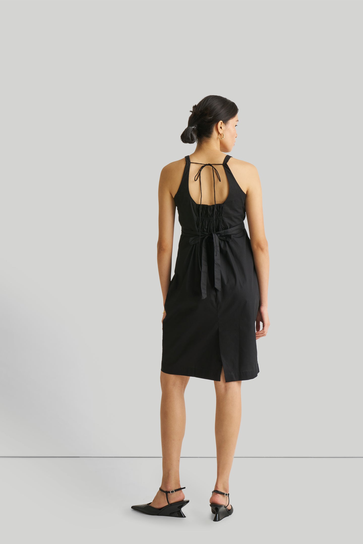 Fitted Knee Length Dress Reistor Fitted Knee Length Dress Reistor