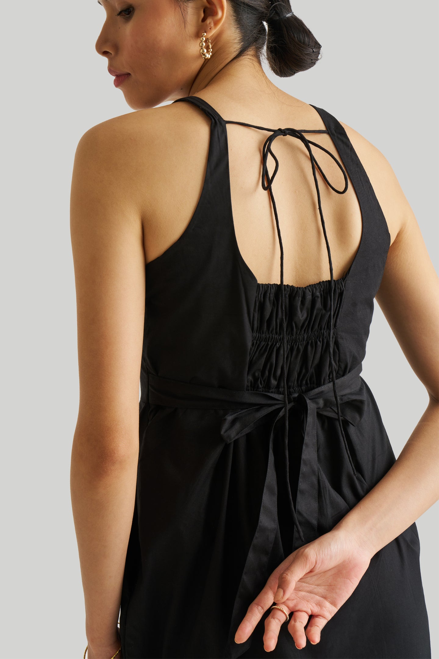 Fitted Knee Length Dress Reistor Fitted Knee Length Dress Reistor