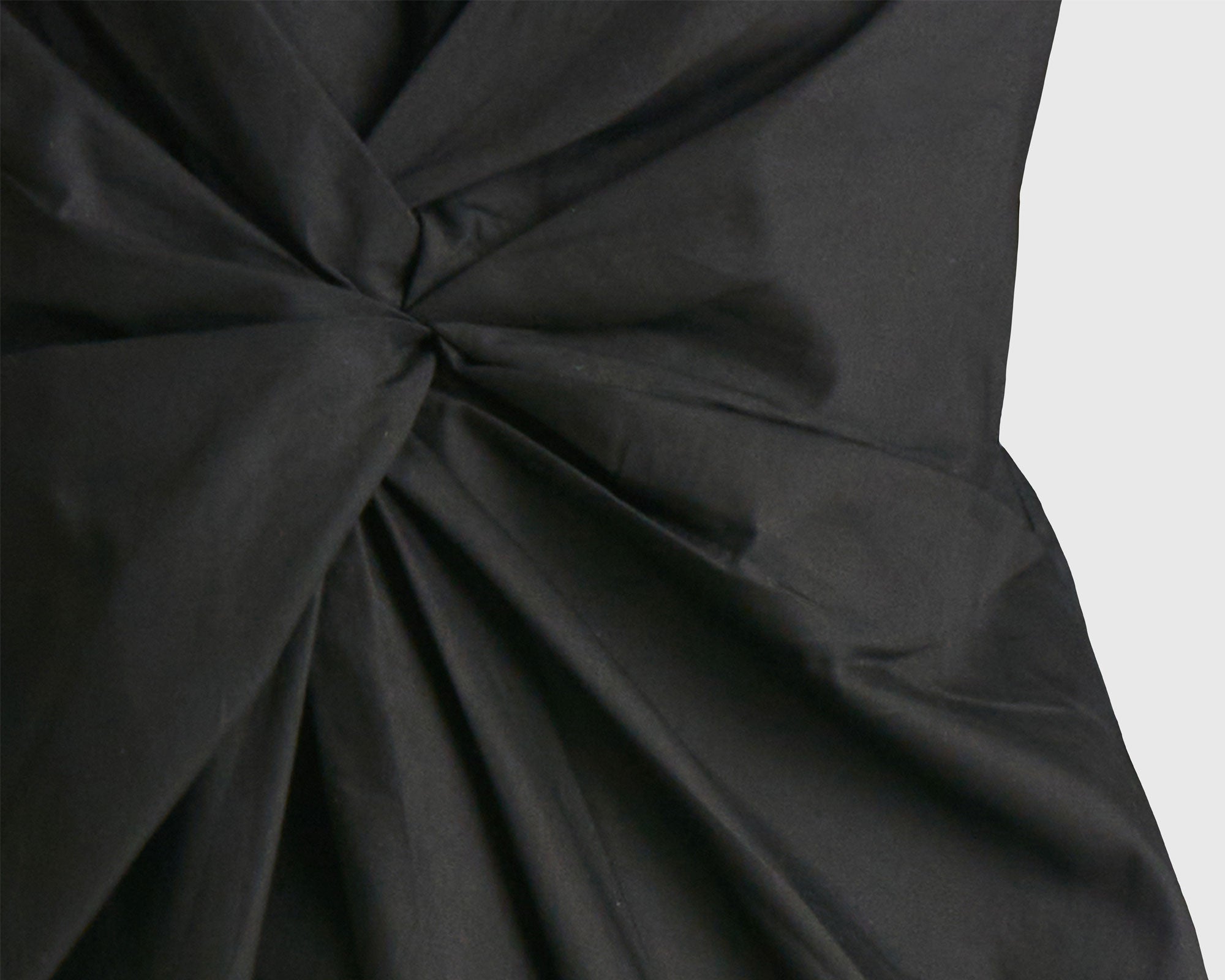 Front Twist Top in Black – Reistor Front Twist Top in Black – Reistor