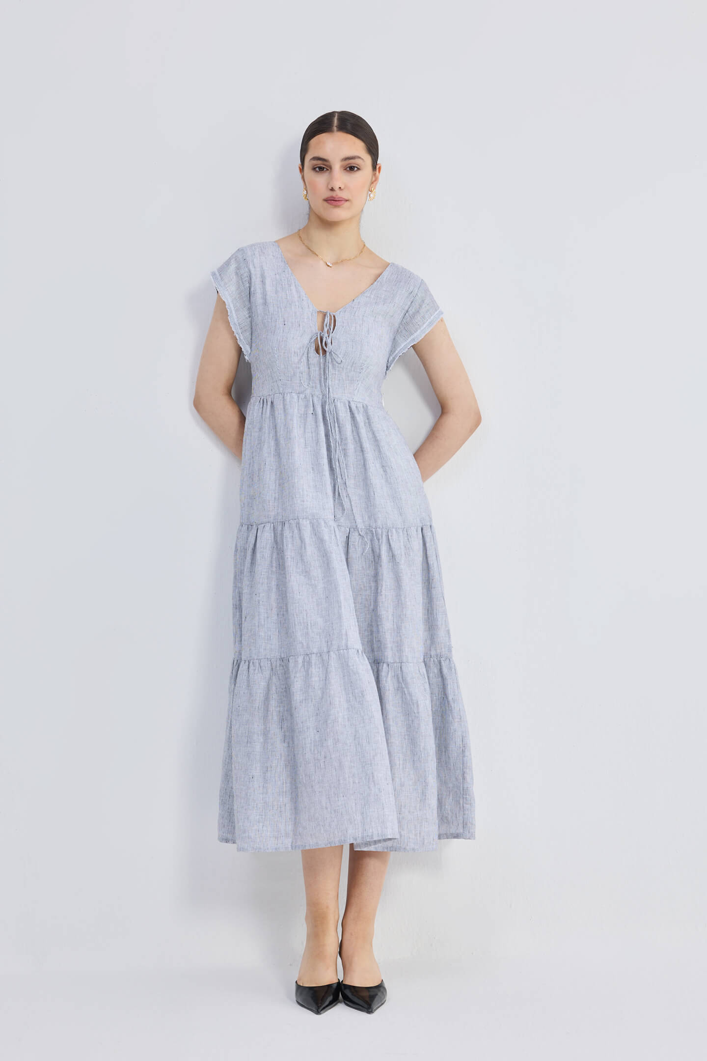 Maxi Tired Dress with Front-ties in Linen Stripes Front