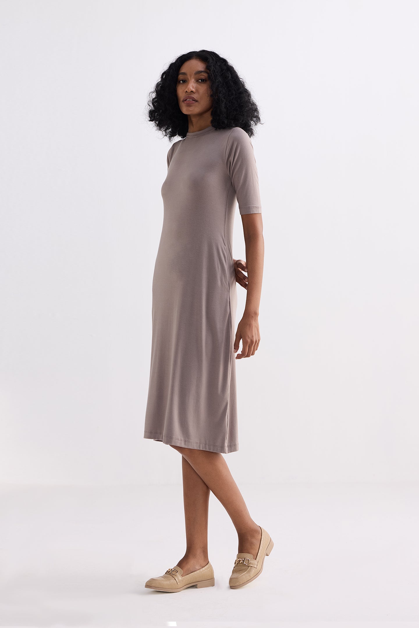 High Crew Neck Elbow Sleeves Fitted Dress in Earth Grey Reistor High Crew Neck Elbow Sleeves Fitted Dress in Earth Grey Reistor