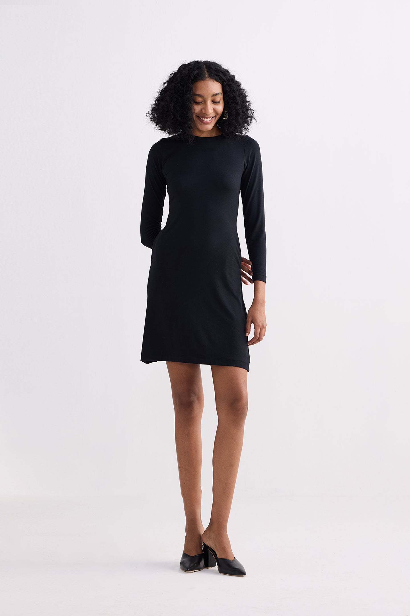 Long Sleeves Fitted Short Dress in Black Front