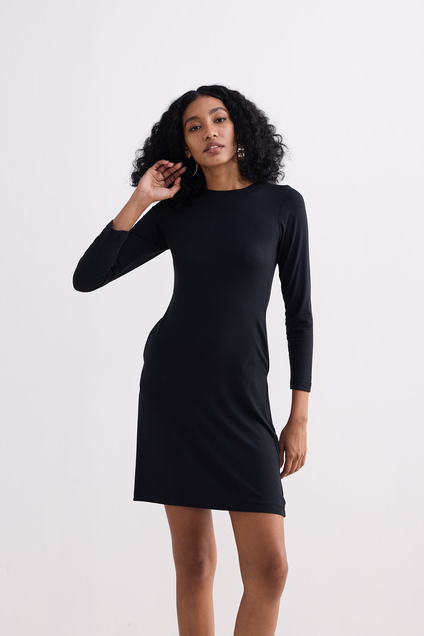 Long Sleeves Fitted Short Dress in Black Moodshot