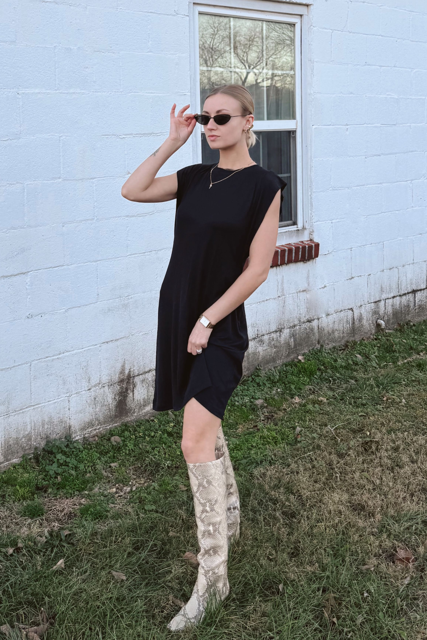 Muscle-Tee-Short-Dress-in-Black-Moodshot
