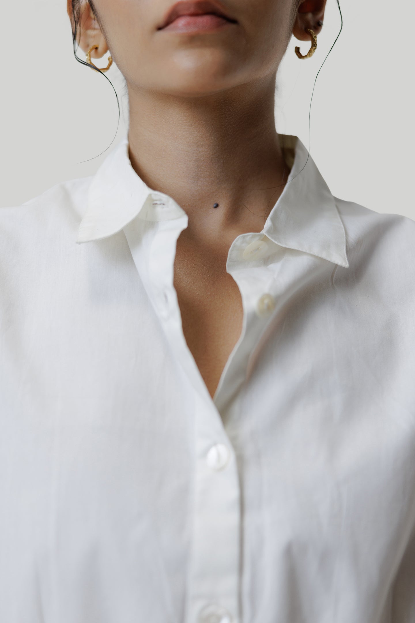 Reistor Women's Oversized Crop Shirt White Small Reistor Women's Oversized Crop Shirt White Small