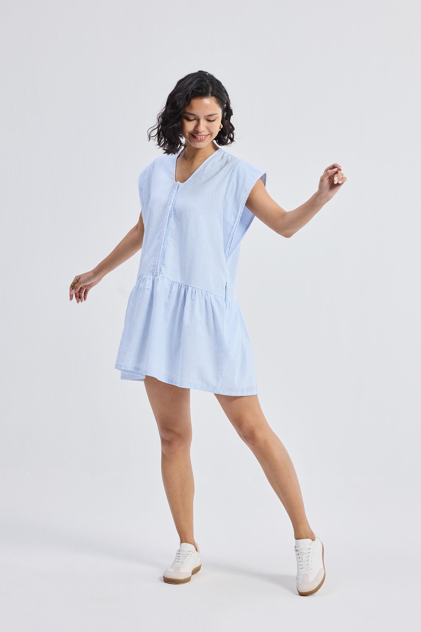Oversized V neck Short Dress with Frayed Sleeves Moodshot
