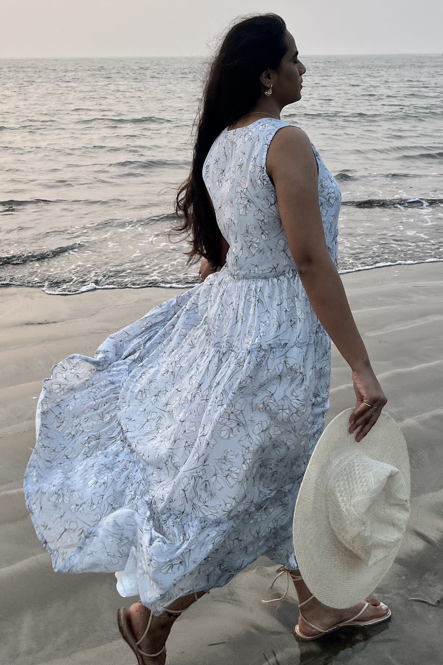 Perfect Resort Maxi Dress in Blue Florals – Reistor Perfect Resort Maxi Dress in Blue Florals – Reistor