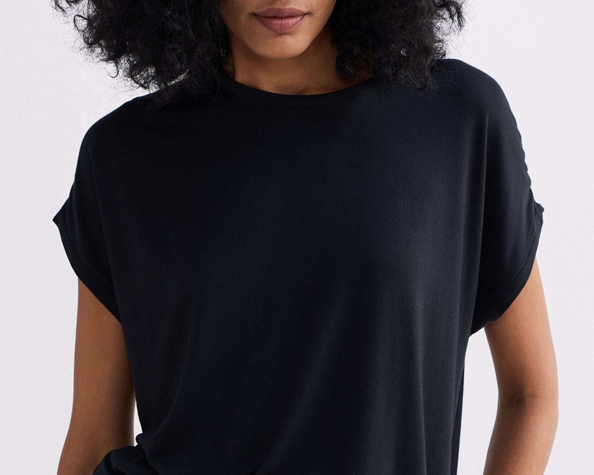 Relaxed_Tee_in_Black-2.jpg