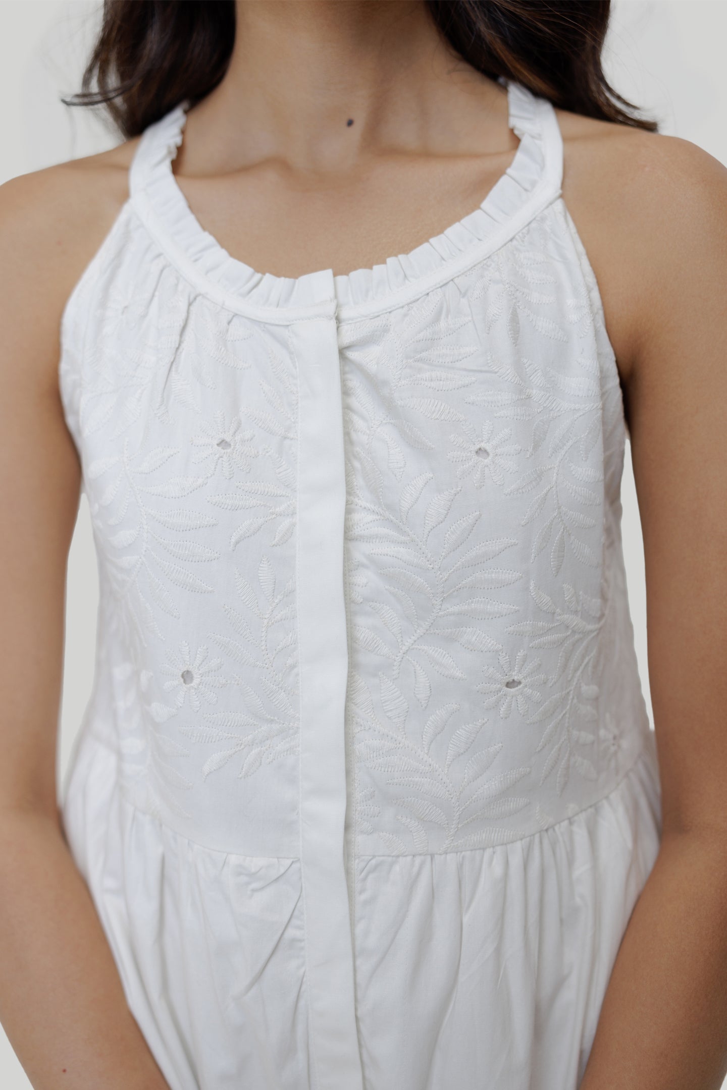 Sleeveless embroidered tiered maxi dress Reistor Sleeveless embroidered tiered maxi dress Reistor