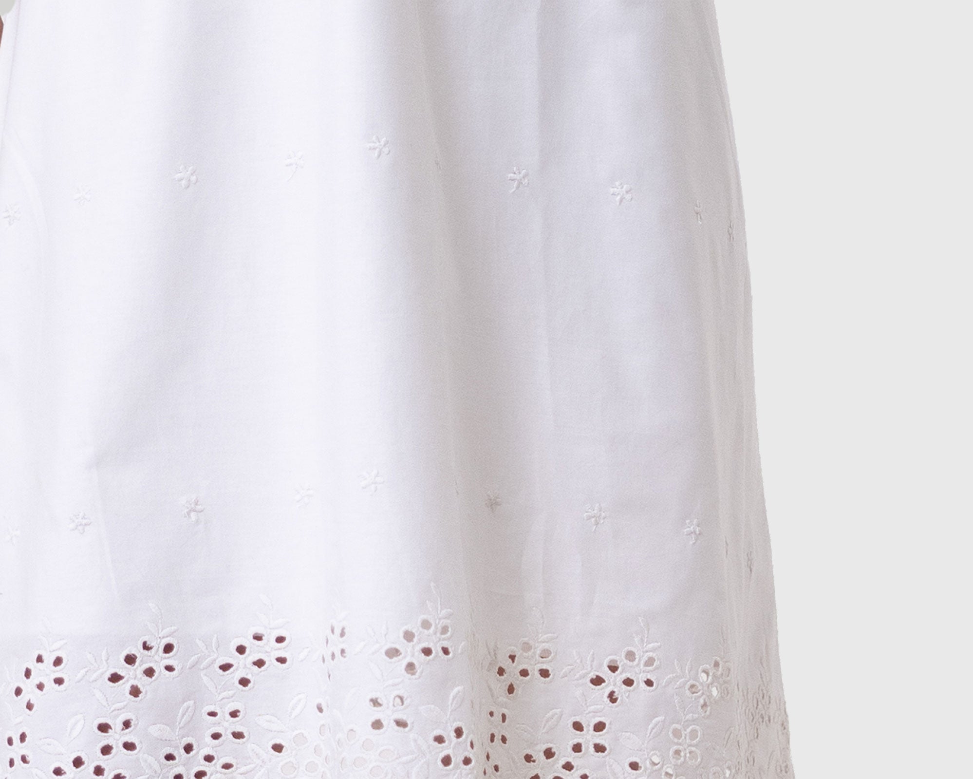 Short-Tent-Dress-in-White-Embroidery-stylingtips.jpg