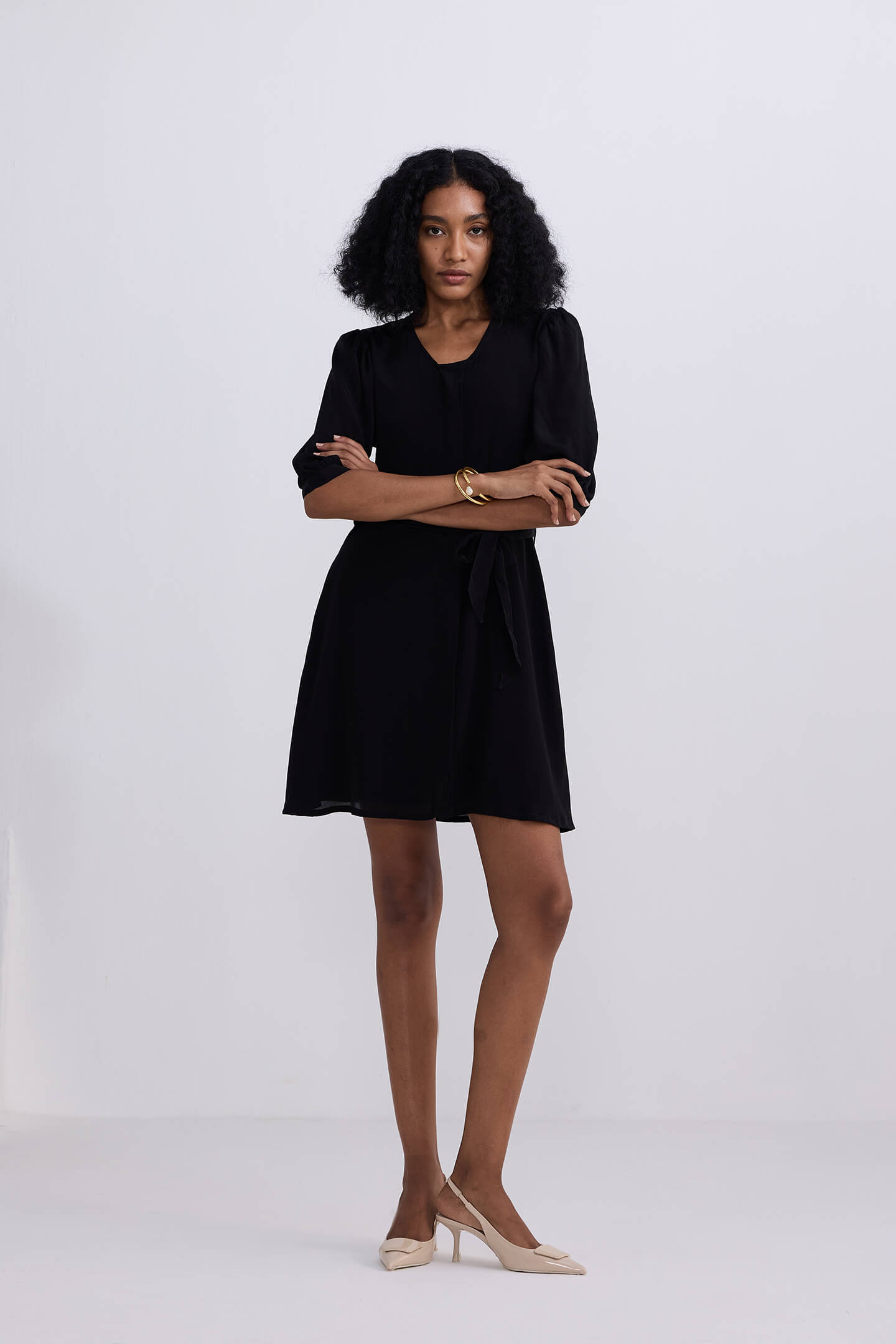 Short Dress with a Waist-tie in Black Black / L